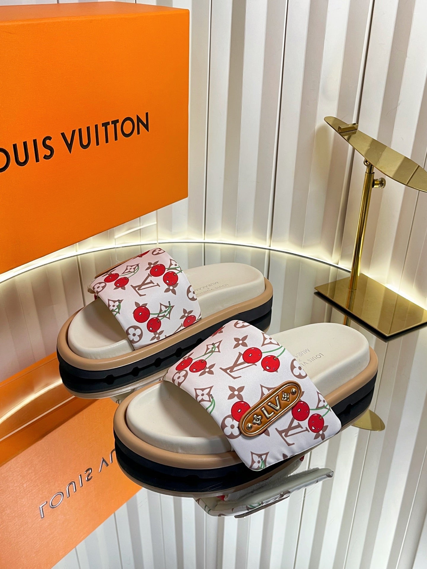 LV 26s Slippers White Beige Red Fabric Sheepskin 616352