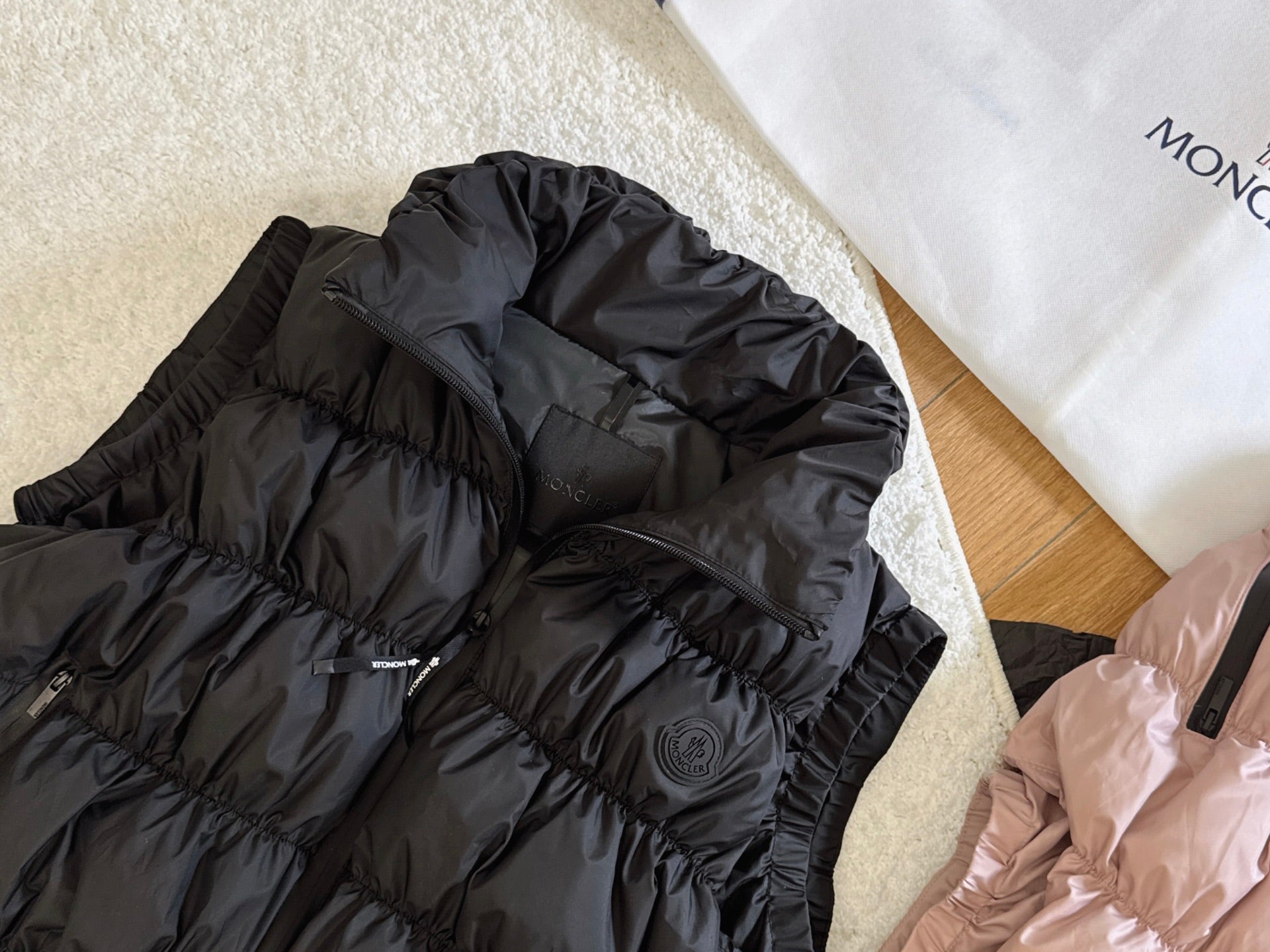 Moncler 2025 Apriate Vest Black Polyester Down