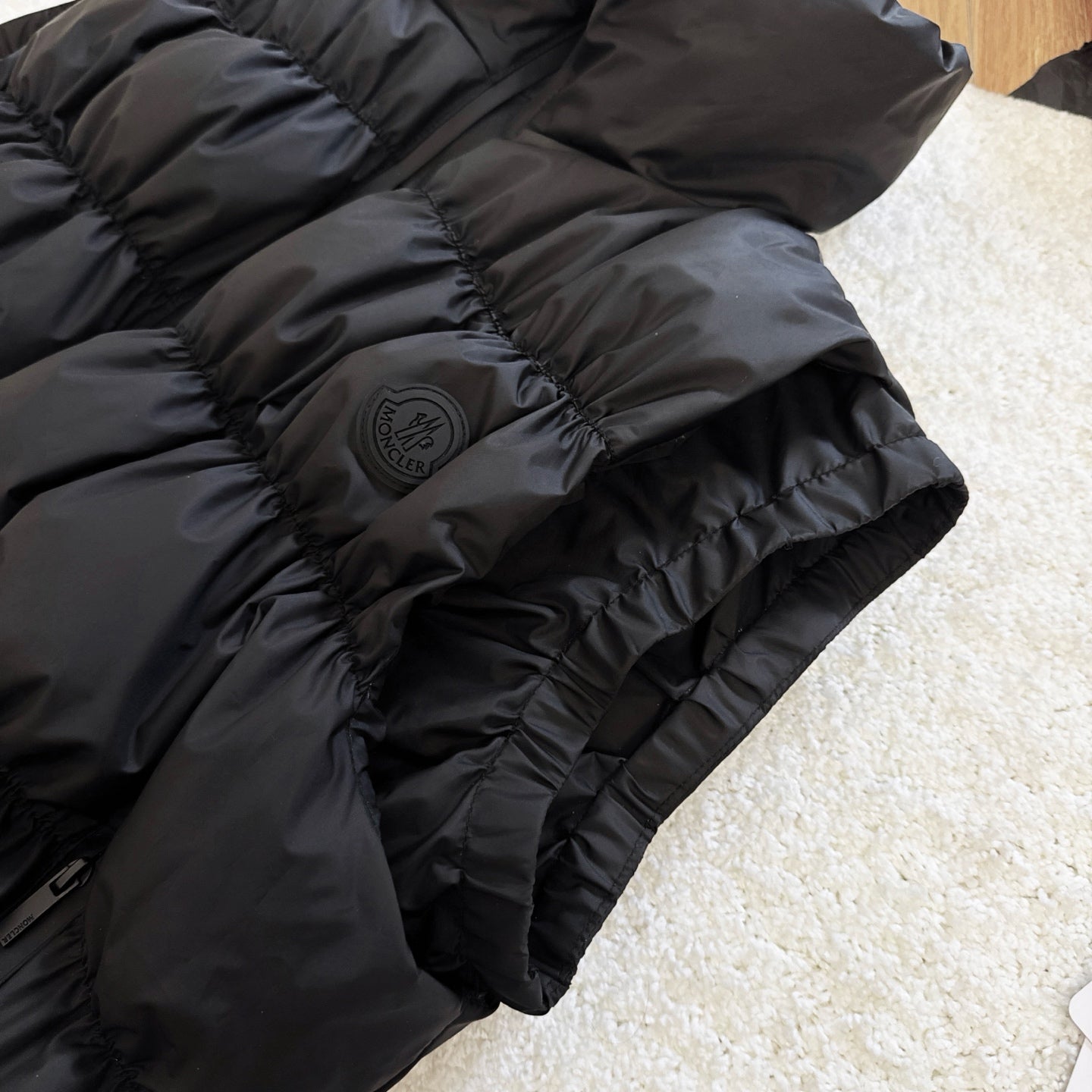 Moncler 2025 Apriate Vest Black Polyester Down