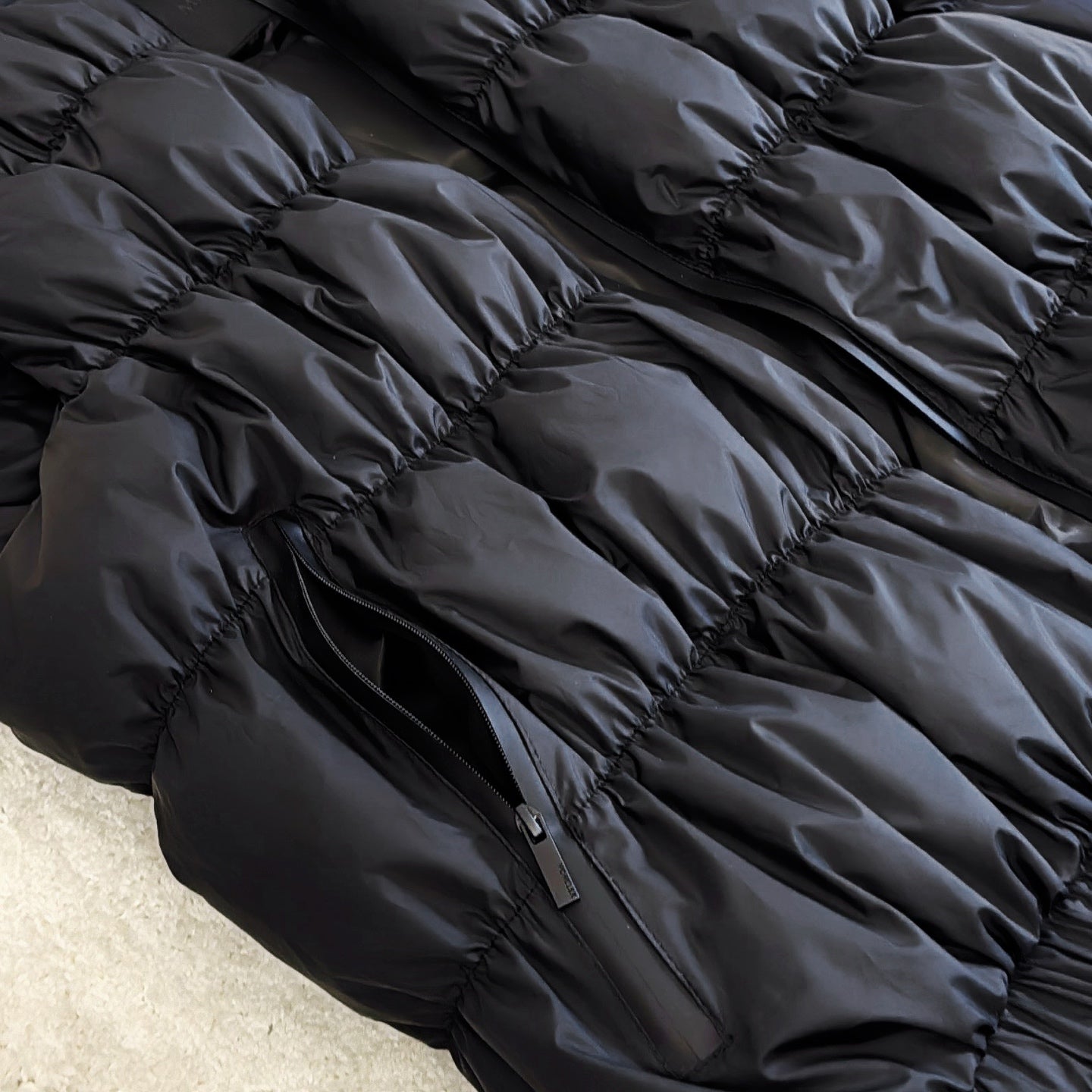 Moncler 2025 Apriate Vest Black Polyester Down