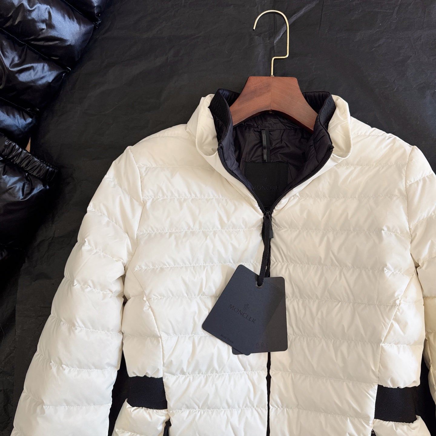 Moncler 2025 Verrerie Quilted Jacket White Black Nylon Down