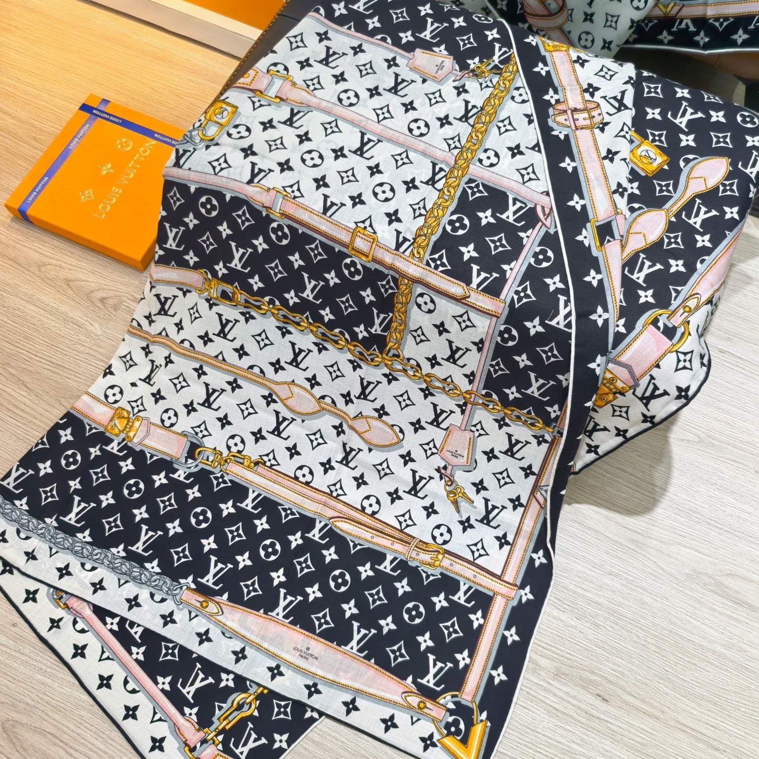 LV Double Sided Scarf 140 Black White Monogram Cashmere Silk 168760