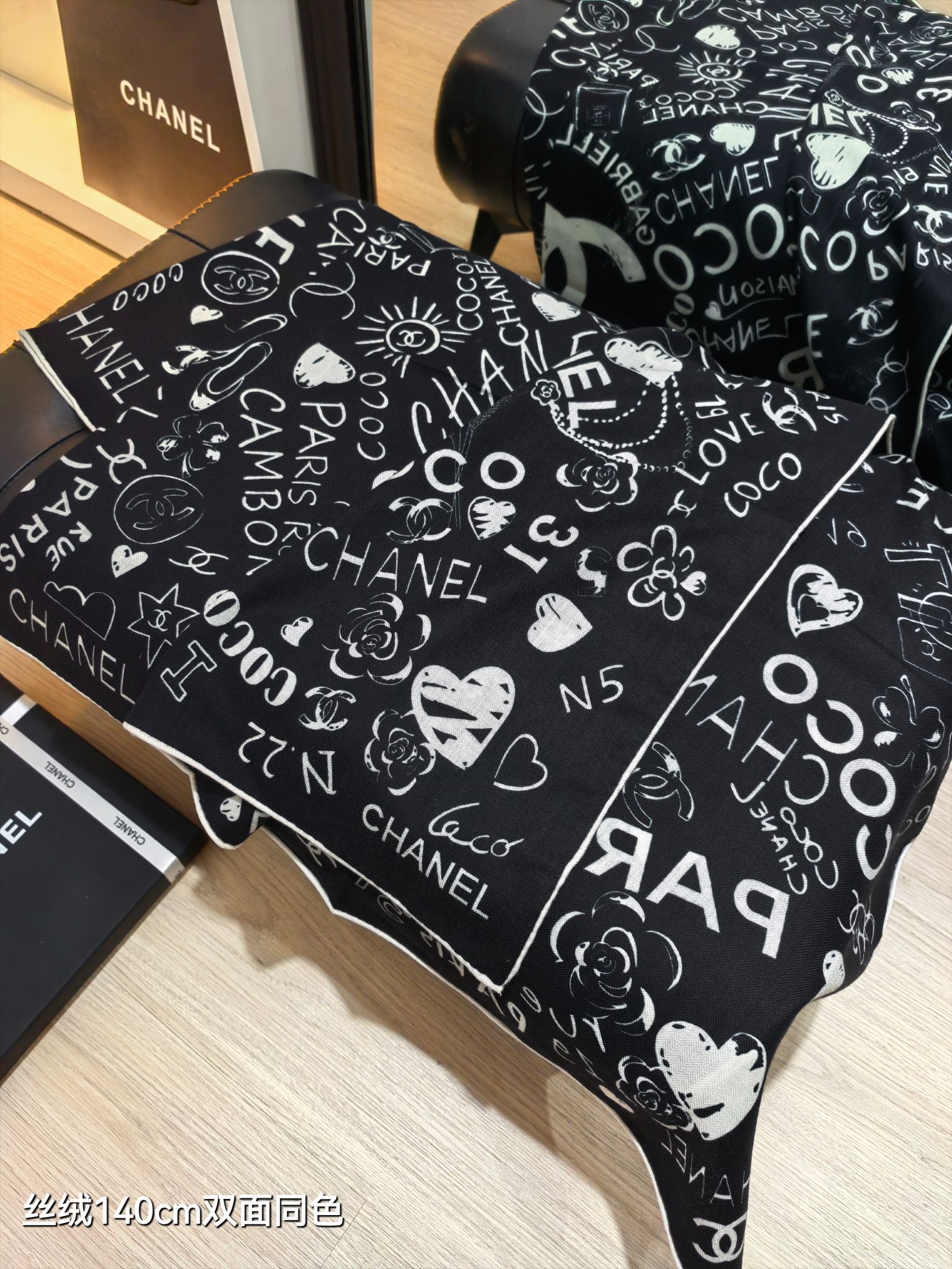 CC 25 Scarf 140CM Black White Cashmere 293081
