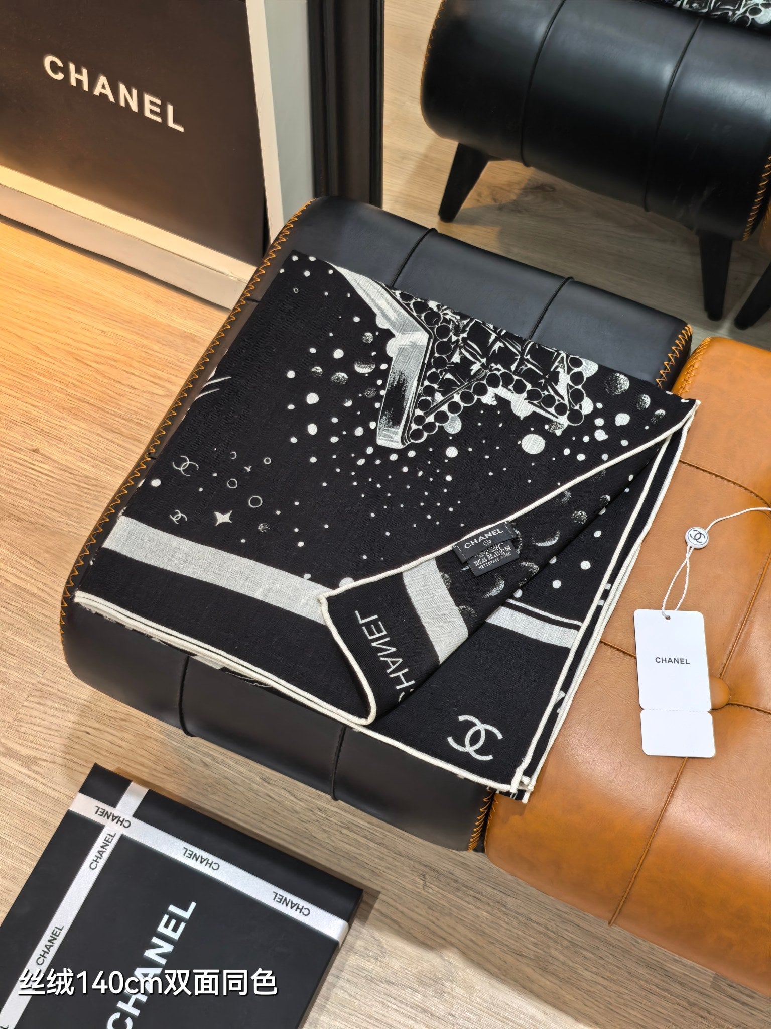 CC 25 Camellia Scarf 140CM Black White Cashmere 293082