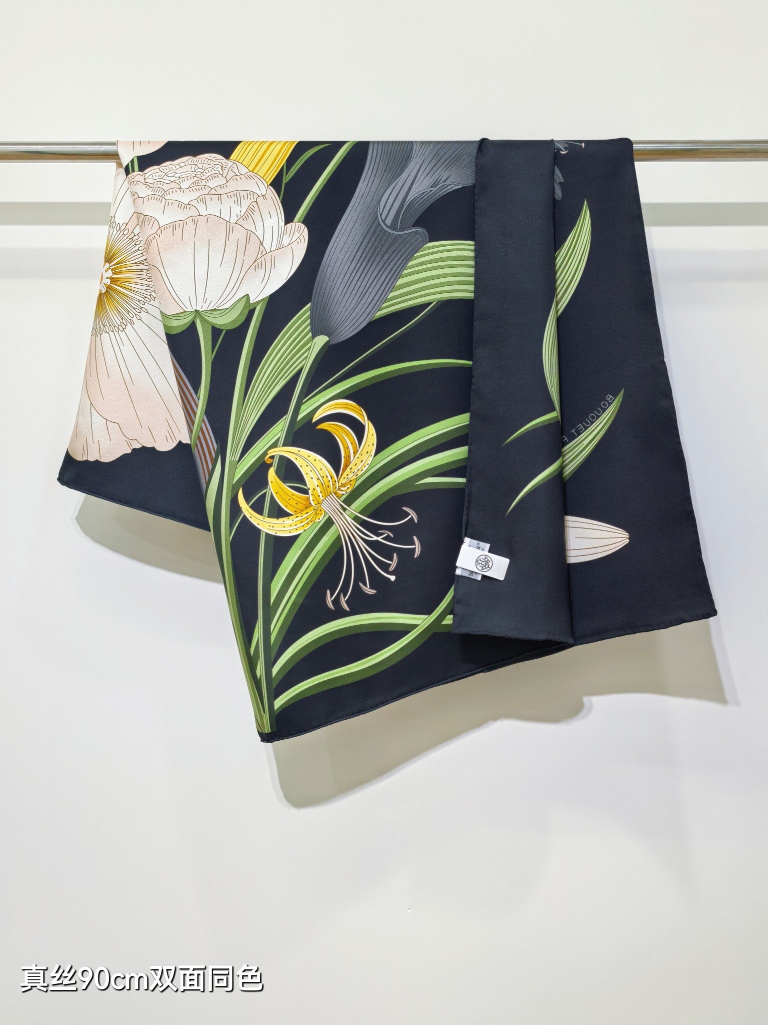 HM Eternal Bouquet 90 CM Black Colorful Cashmere and Silk 293072