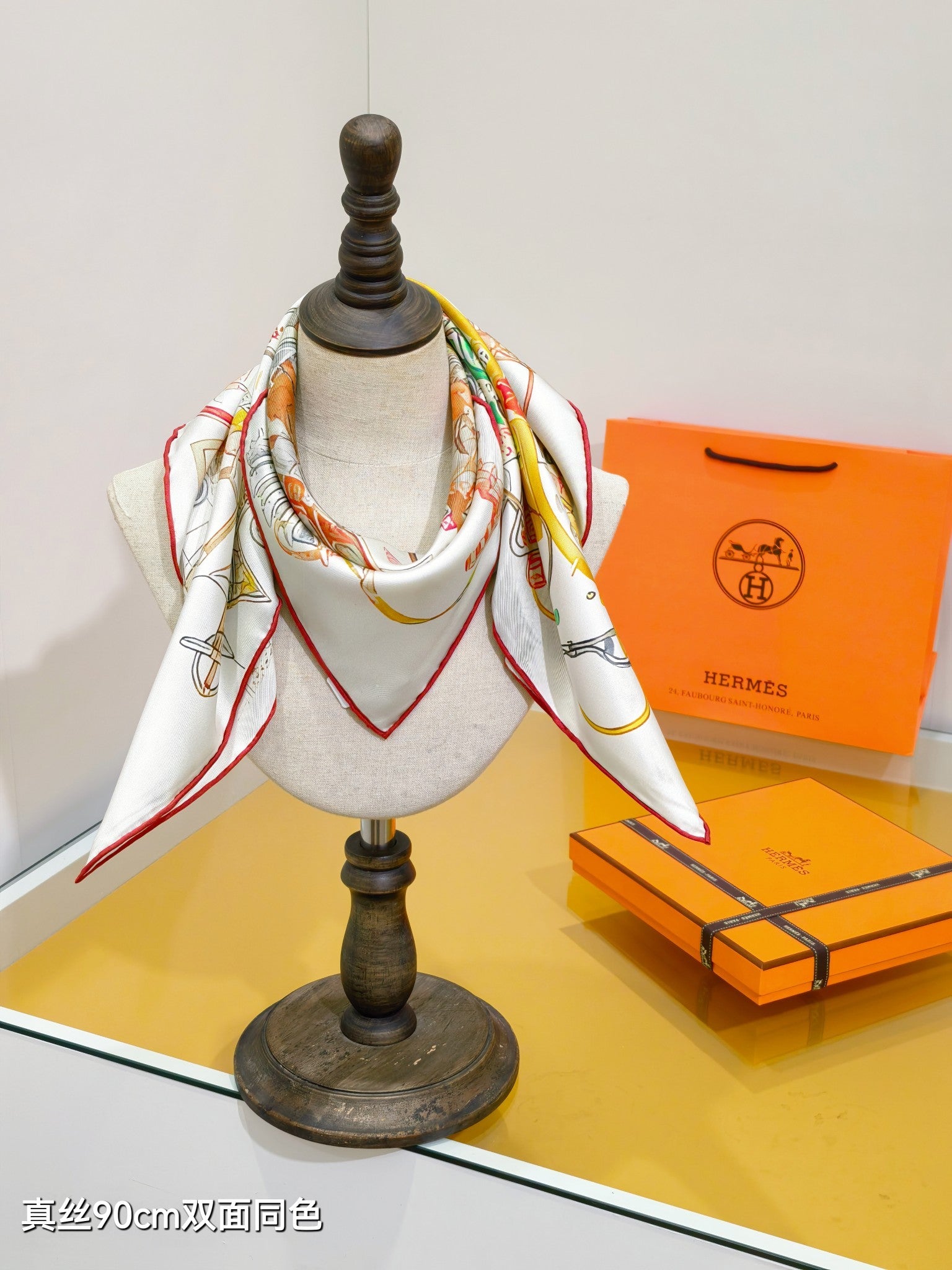 HM 26ss Amazon Scarf 90 White Colorful Twill Silk 126316