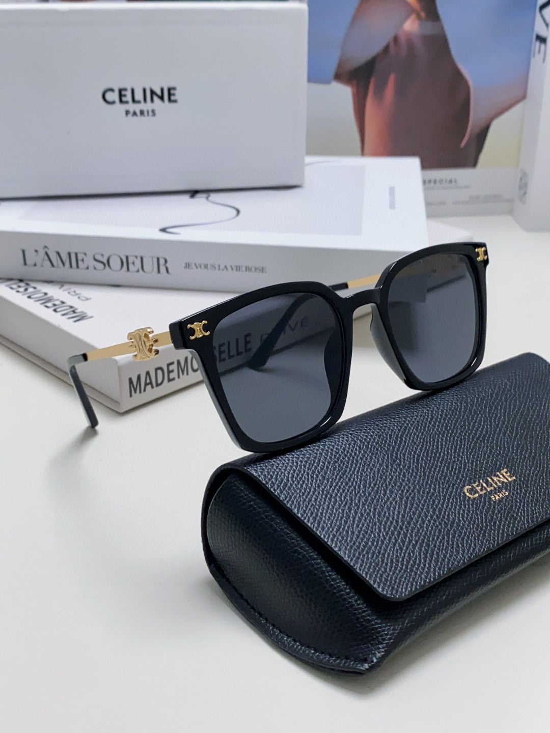 TRIOMPHE SUNGLASS 497820 IN GOLD METAL BLACK LENSES