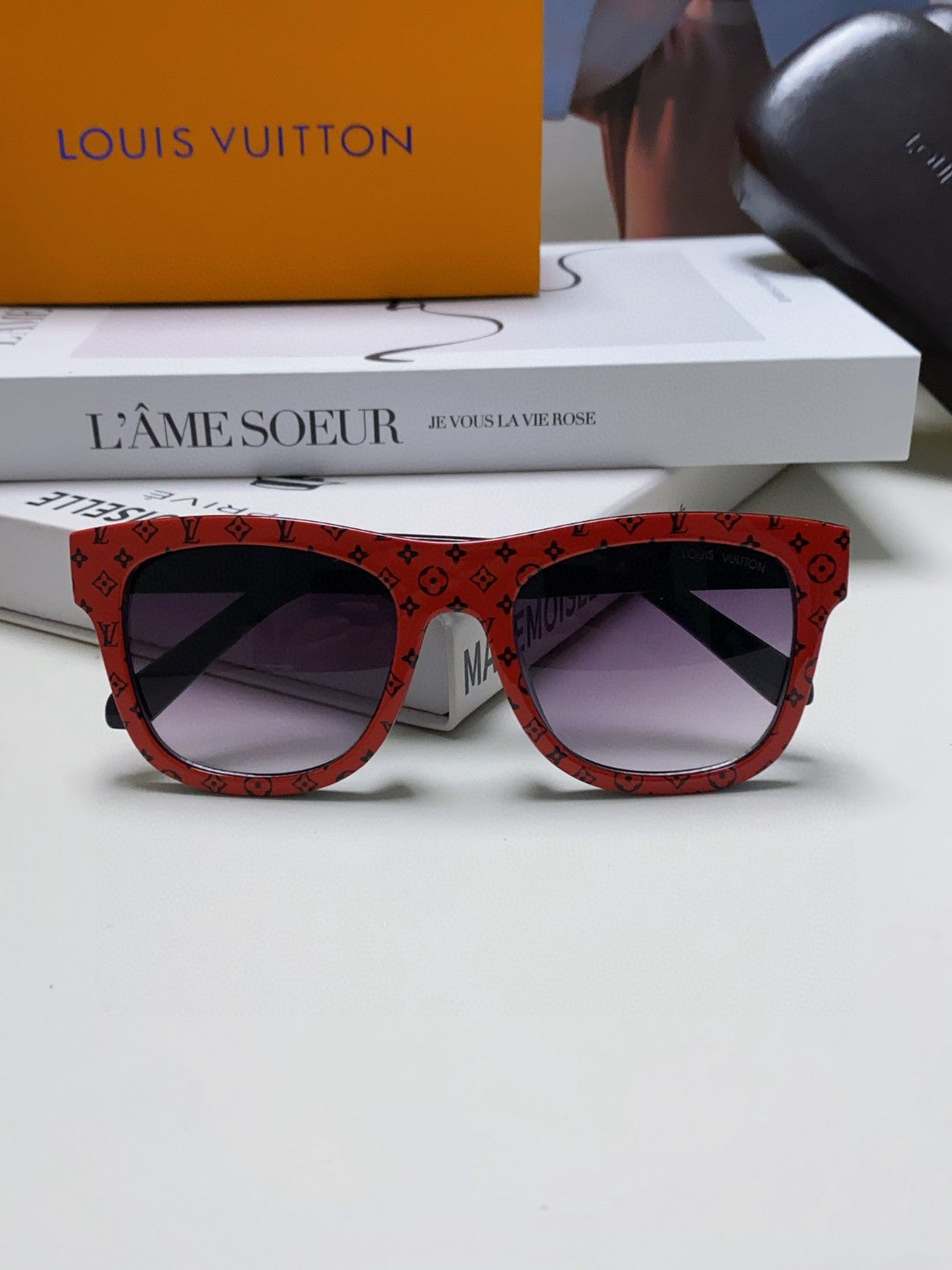 MONOGRAM SUNGLASS 581385 IN RED ACETATE FRAME