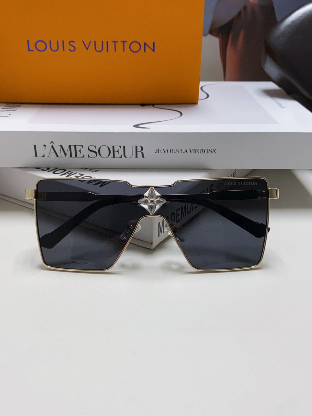 CYCLONE SUNGLASS Z1700U IN GOLD METAL BLACK LENSES