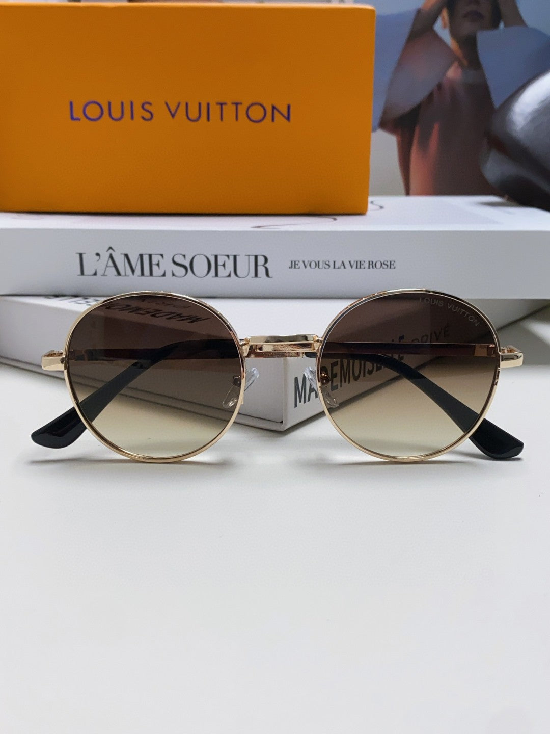 SIGNATURE ROUND SUNGLASS 581382 IN GOLD METAL BROWN SMOKE LENSES