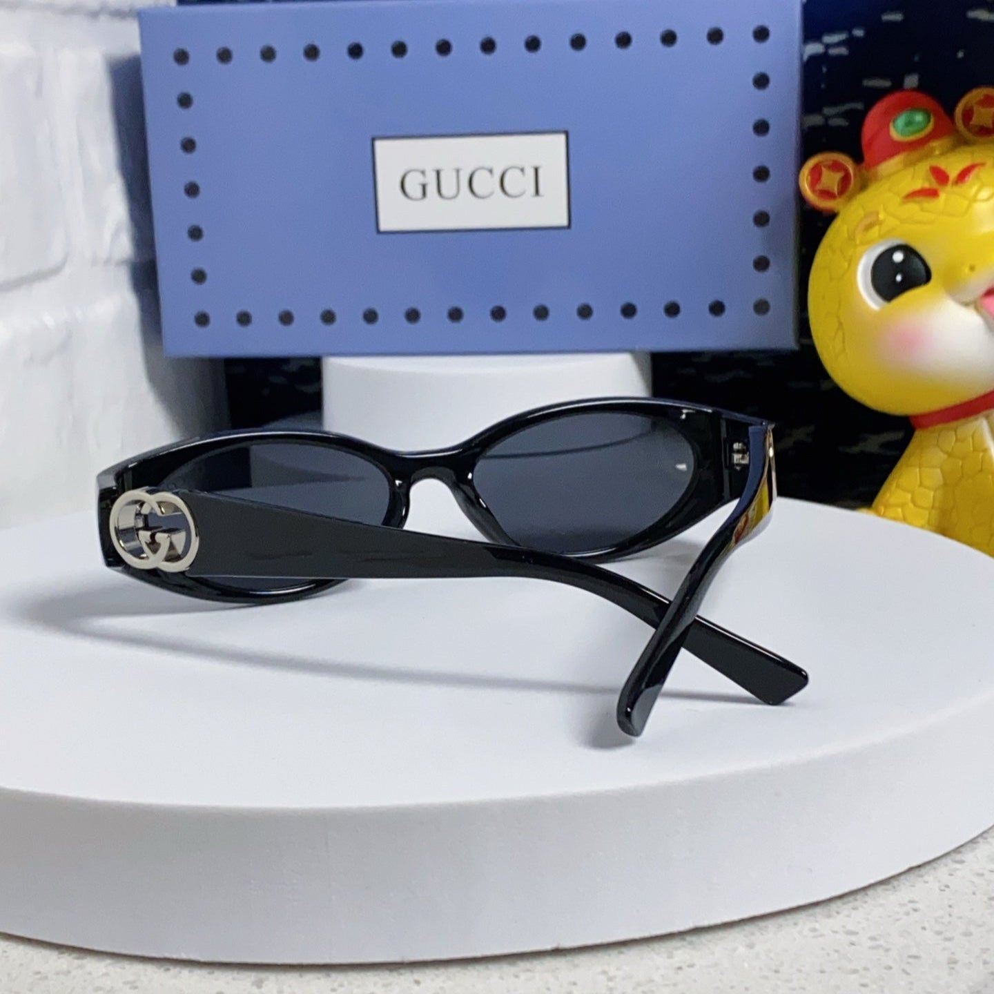 OVAL FRAME SUNGLASSES GG1662SA IN ACETATE