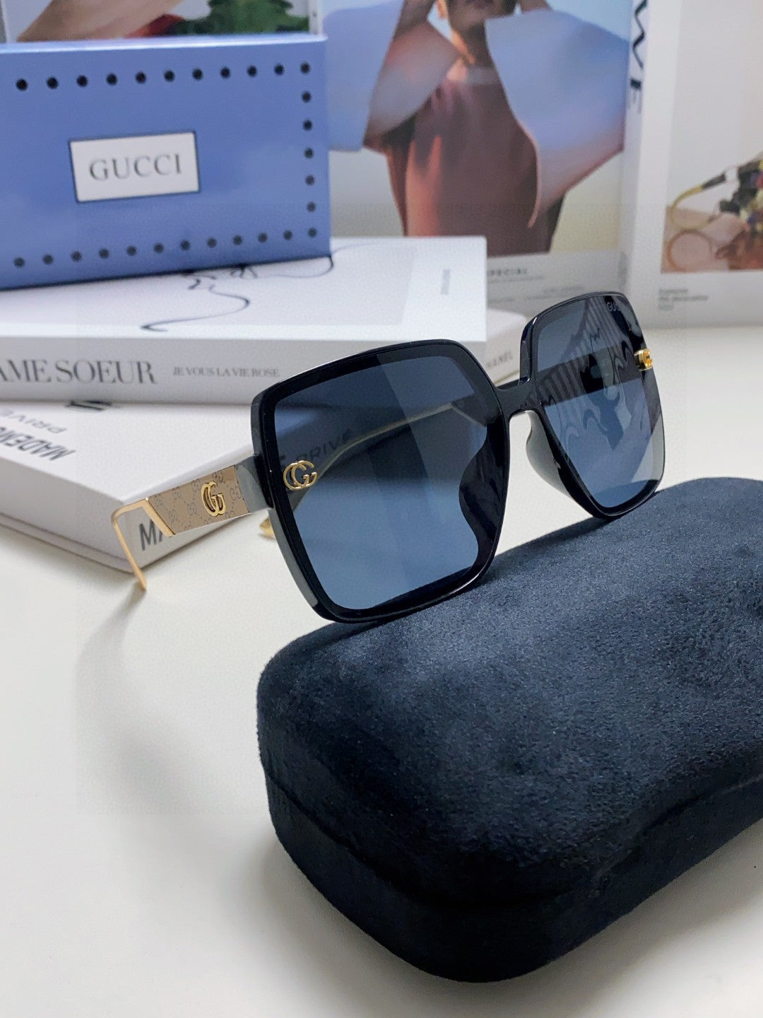 SQUARE FRAME SUNGLASSES  567447 IN ACETATE