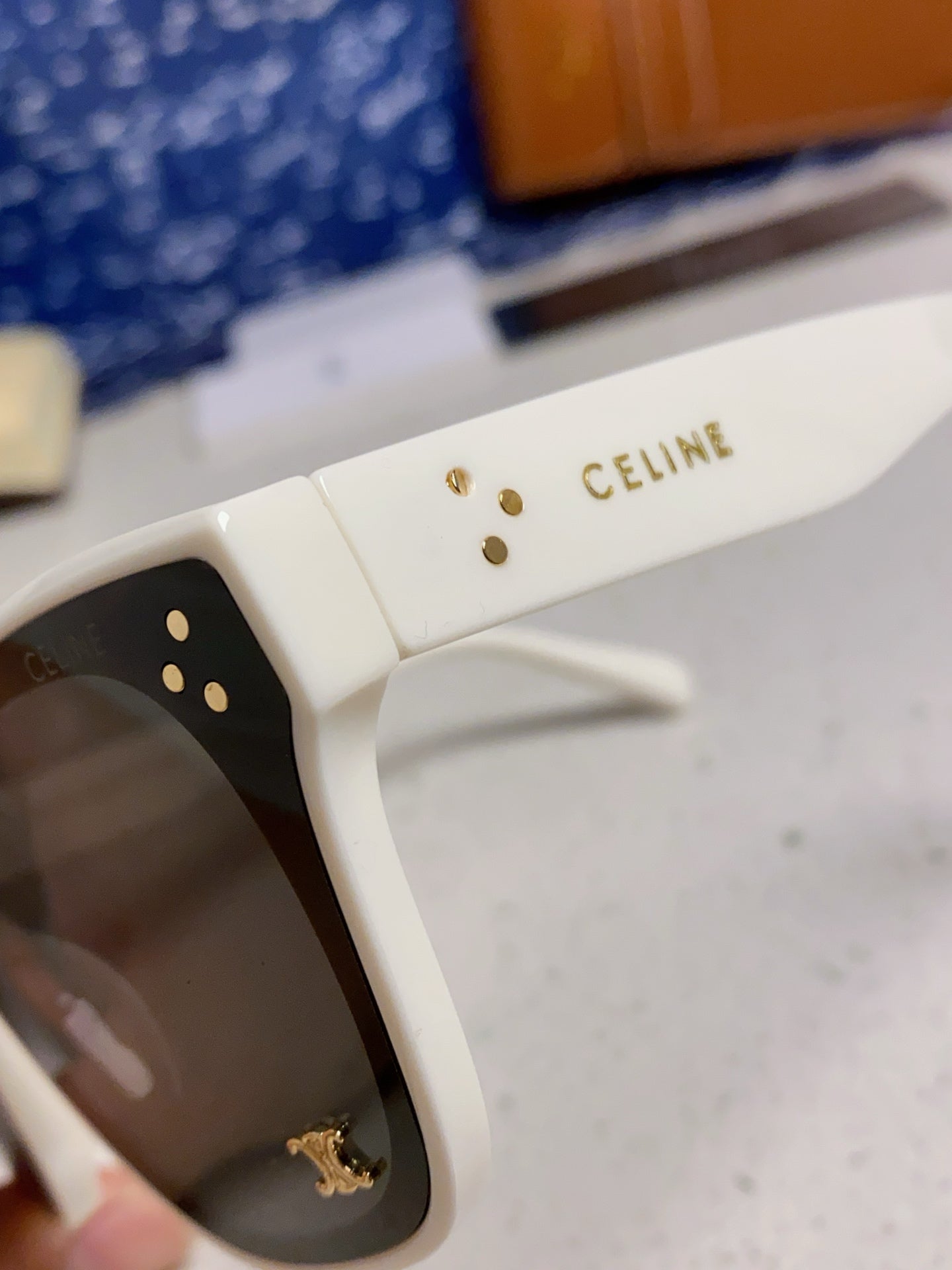 SQUARE SUNGLASS 575842 IN WHITE ACETATE