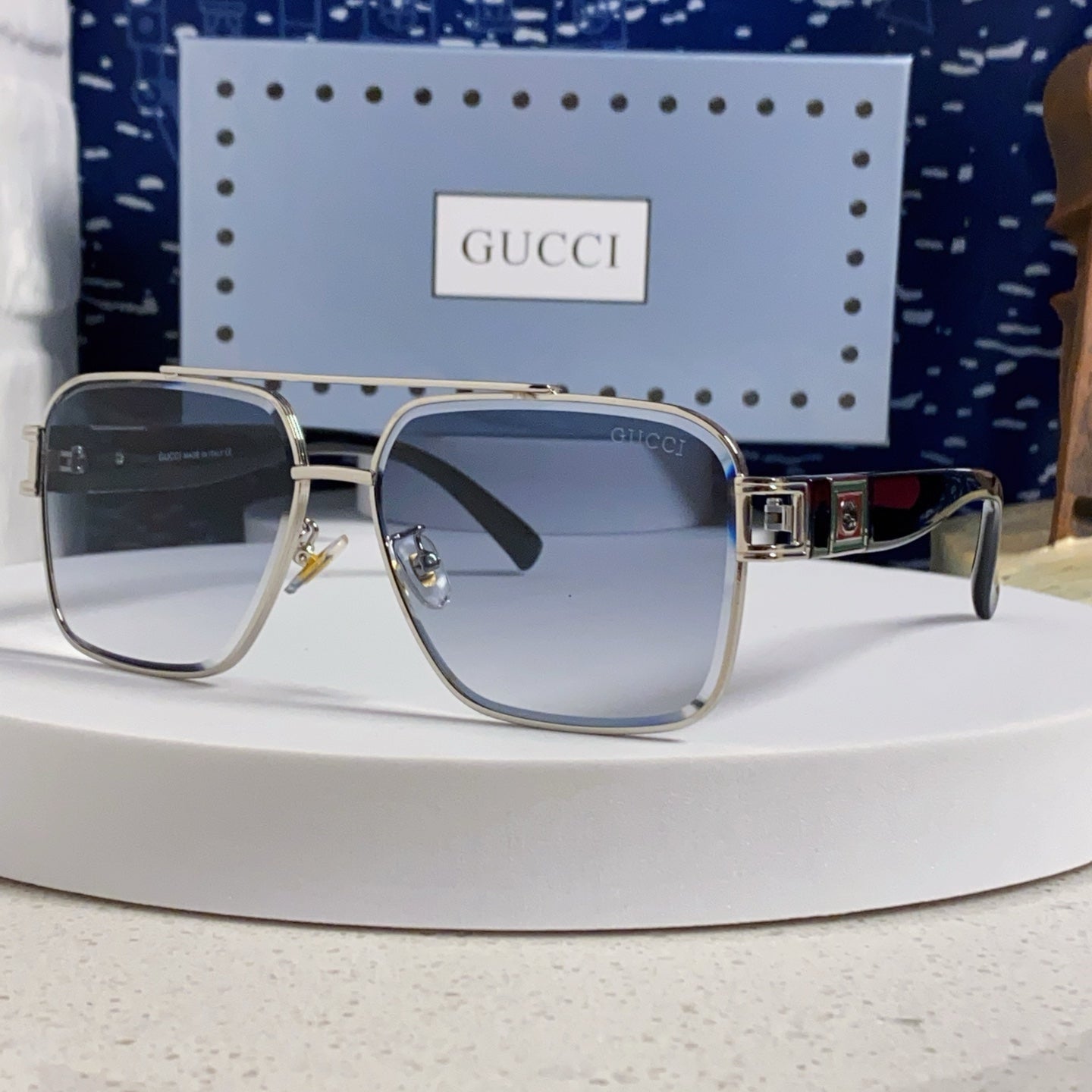 SQUARE FRAME SUNGLASSES 576906 IN METAL