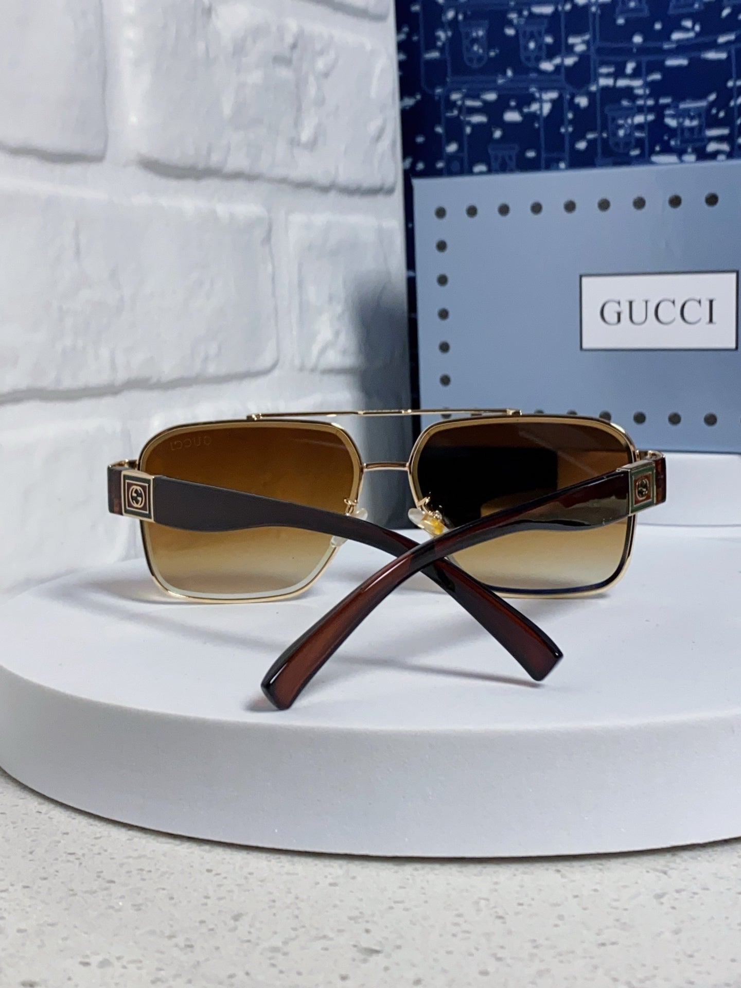 SQUARE FRAME SUNGLASSES 576906 IN METAL