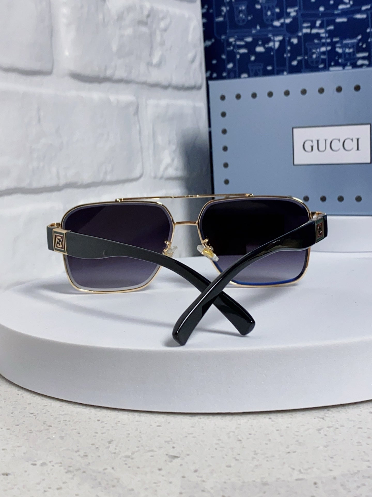 SQUARE FRAME SUNGLASSES 576906 IN METAL