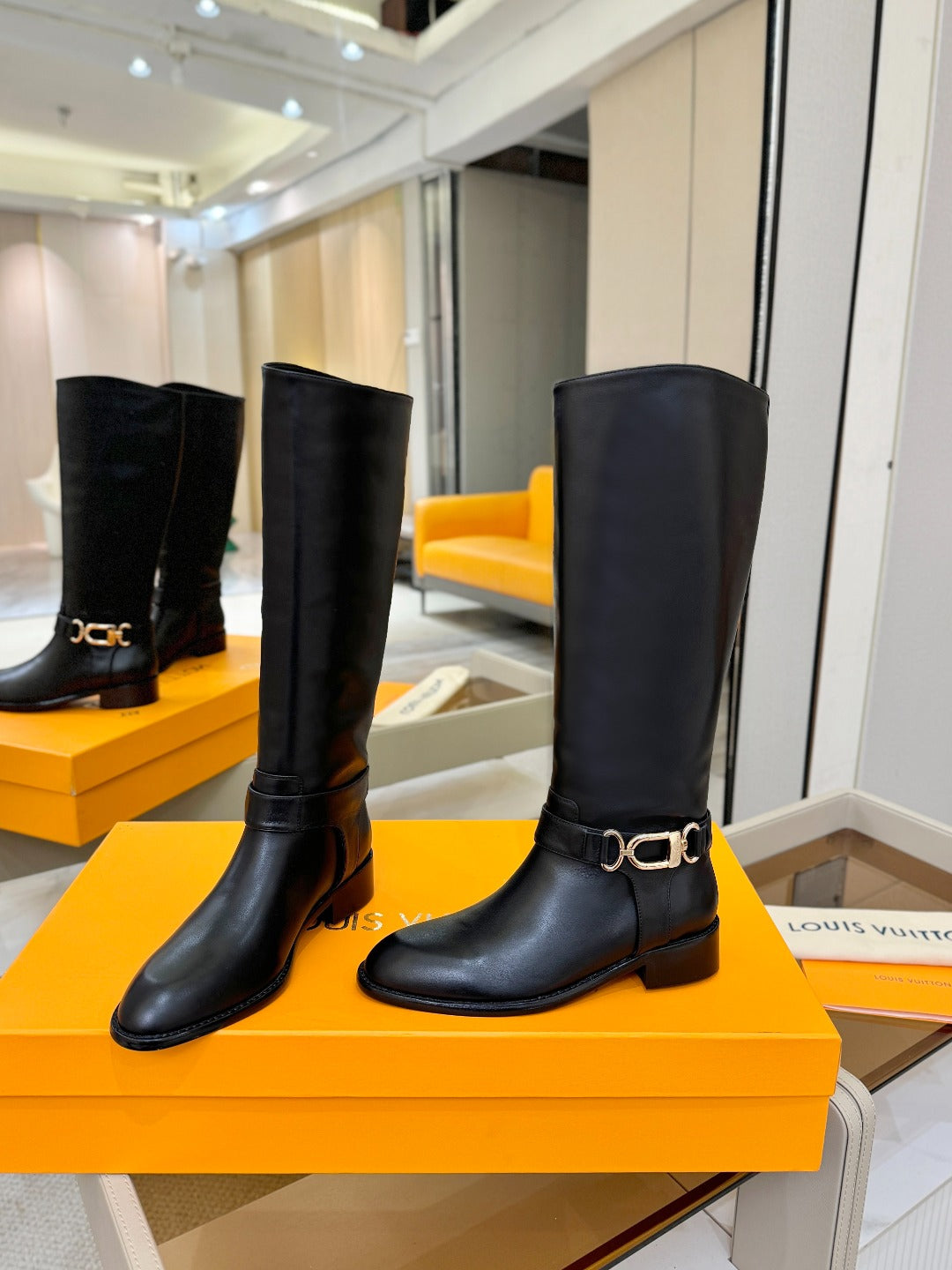 LV 25 Martin Boots 30 Black Calfskin 573885