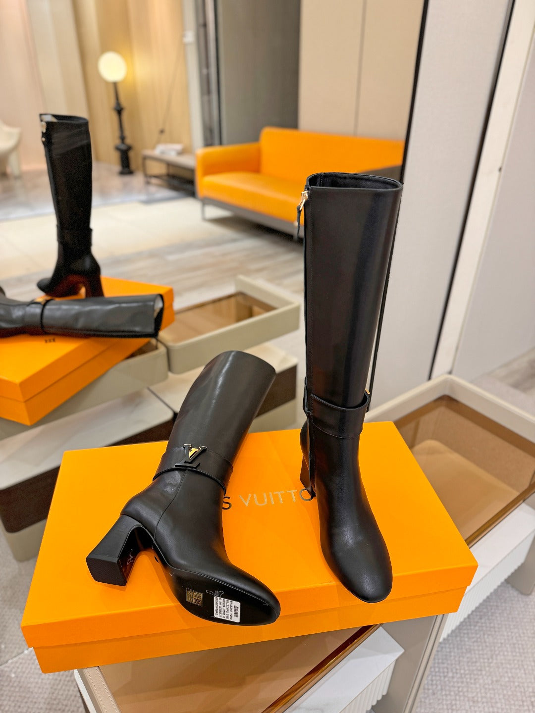 LV 25 Long Boots 75 Black Sheepskin 573740