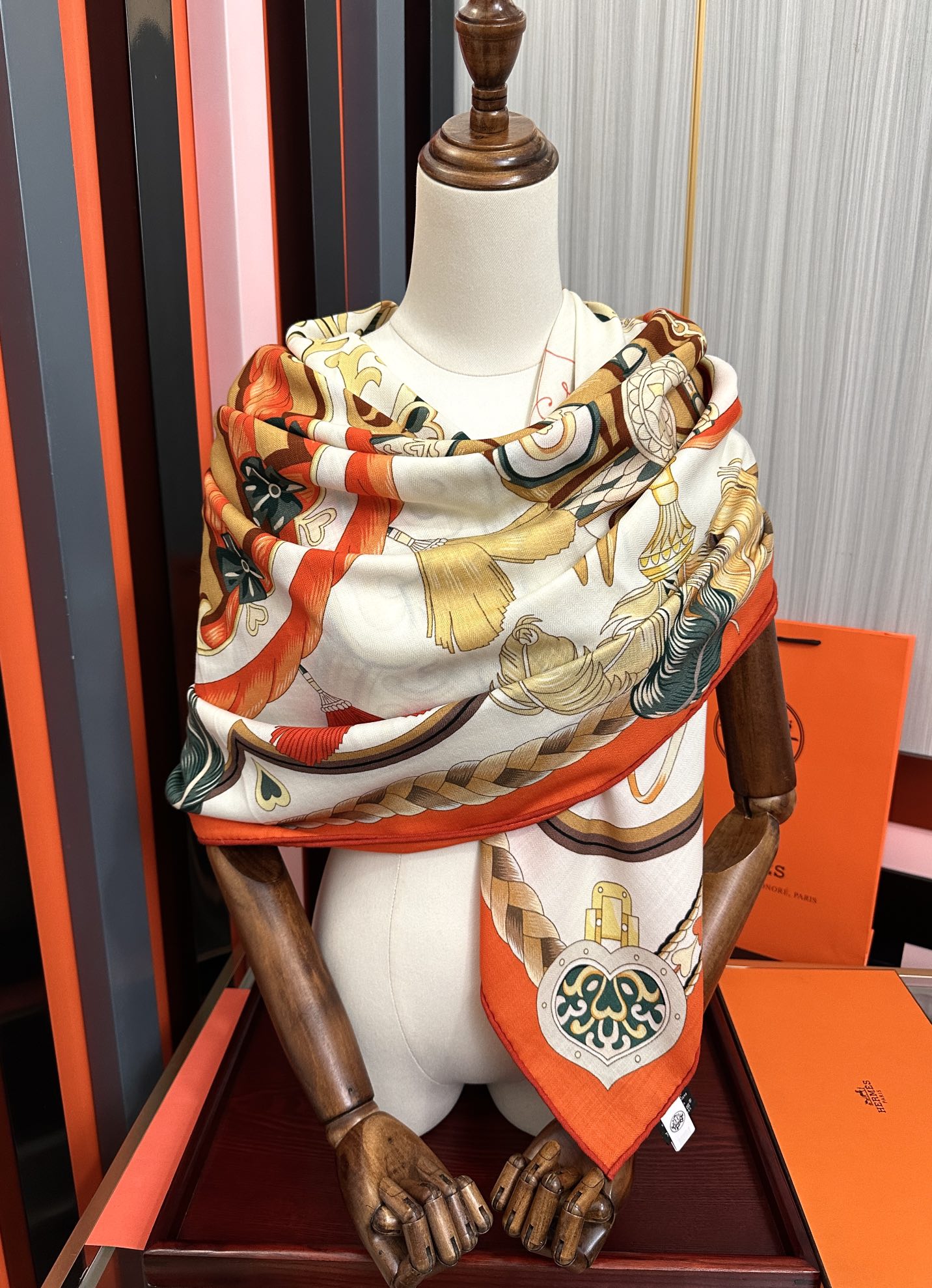 HM 25s Scarf 140cm Orange Beige Cashmere Silk 965623