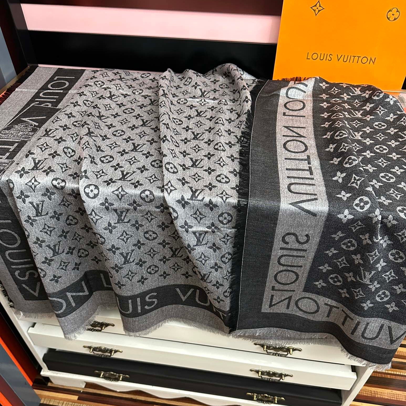 LV  Long Scarf 140cm Black Gray Cashmere 967310