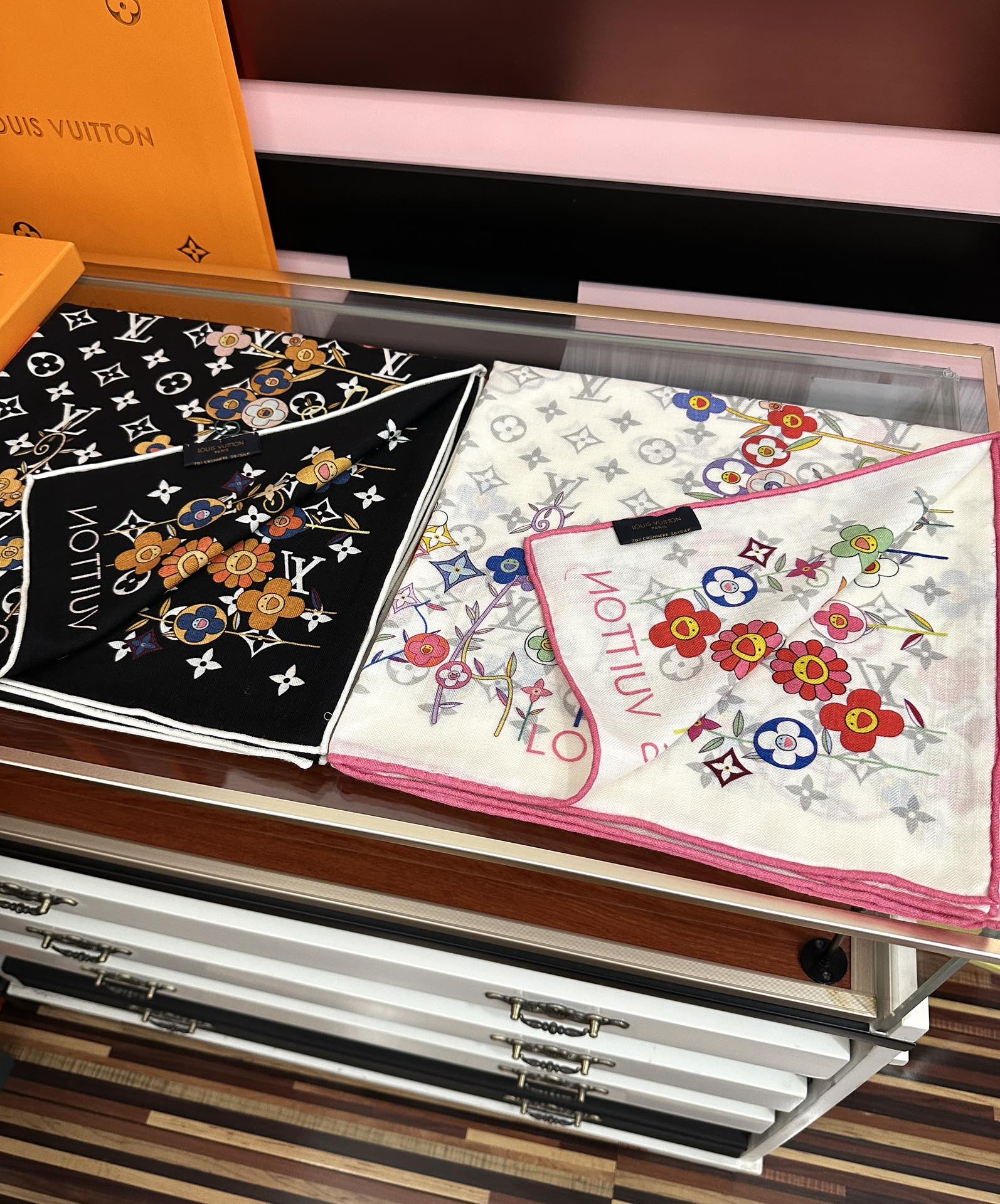 LV Double-Sided 140cm White Colorful Silk Cashmere 967344