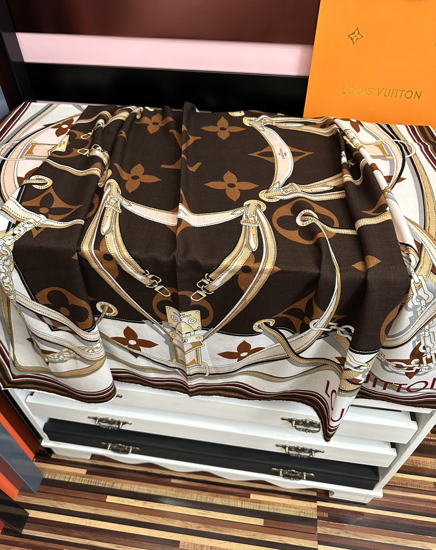 LV Scarf 140cm White Brown Beige Silk Cashmere 968684