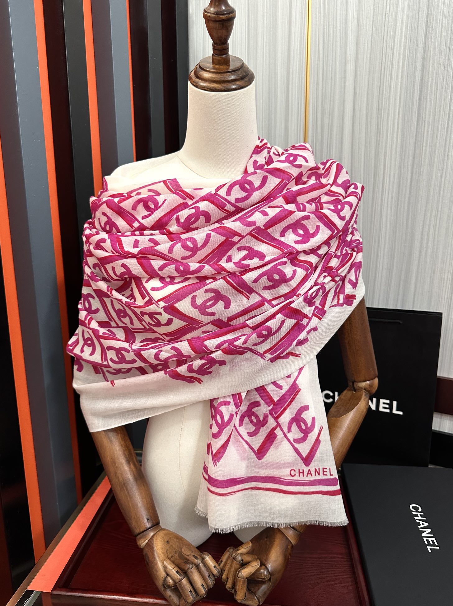 LV Latest Style 200cm White Pink Cashmere 970873