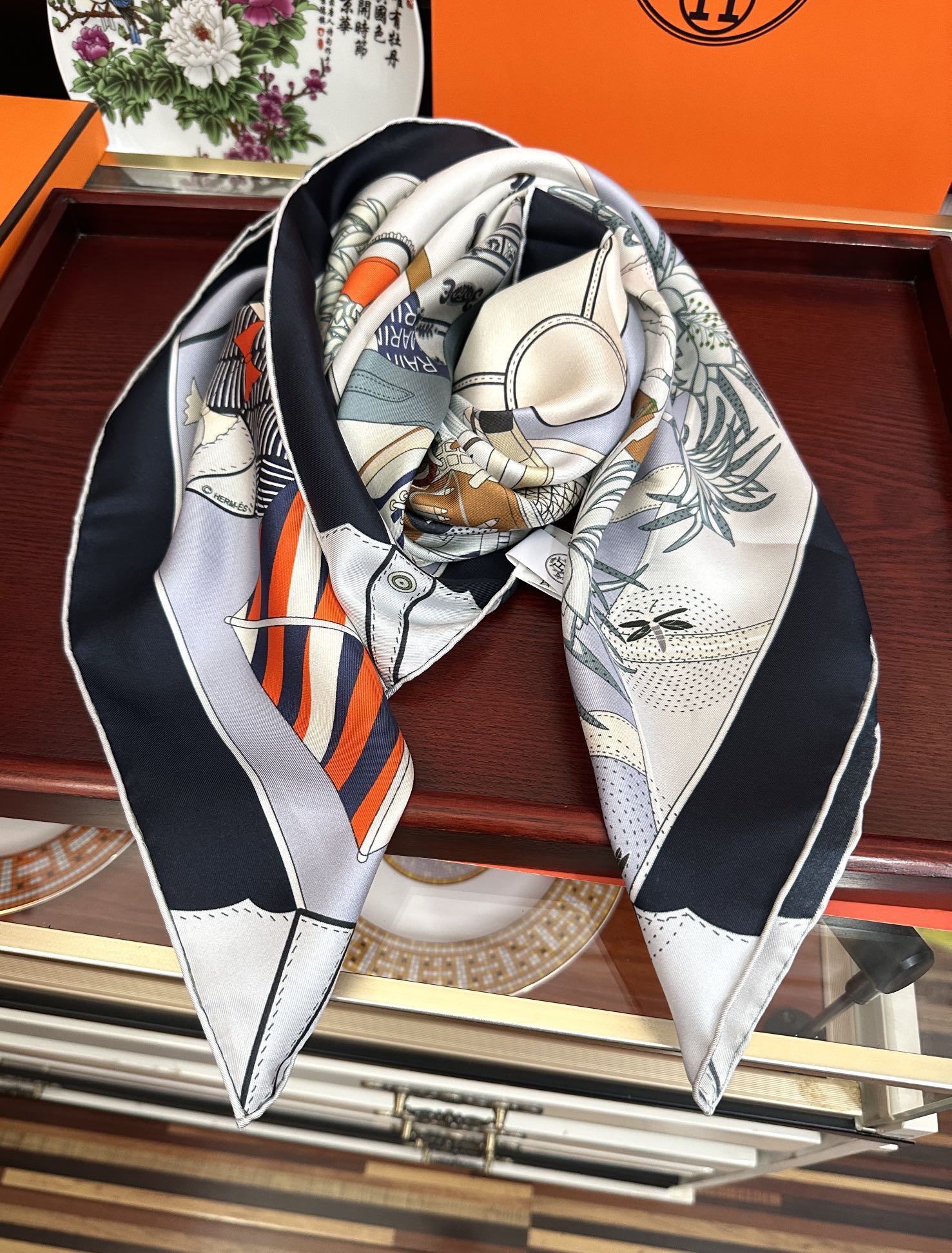 HM 25s Major Scarf 90cm Light Gray Cashmere 972935