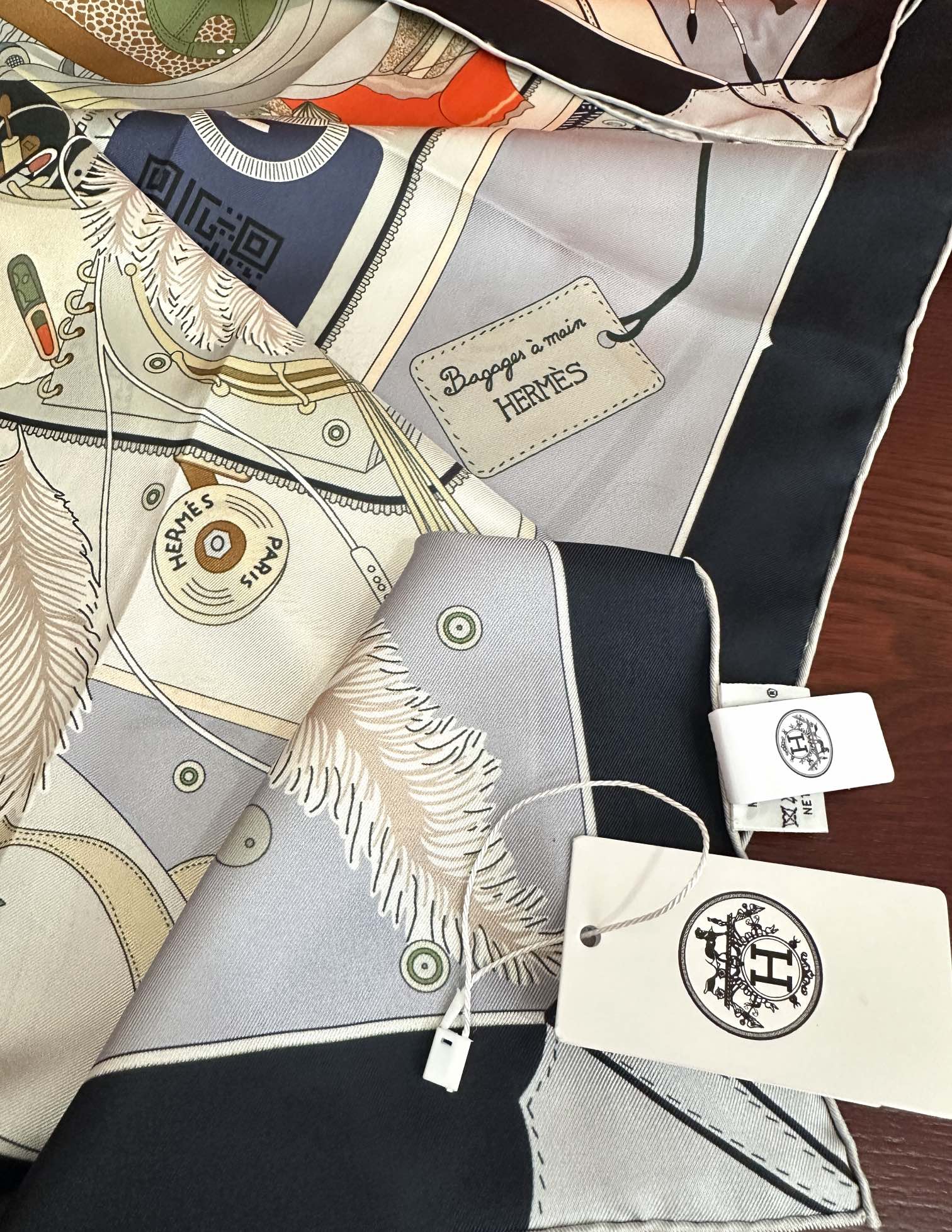 HM 25s Major Scarf 90cm Light Gray Cashmere 972935