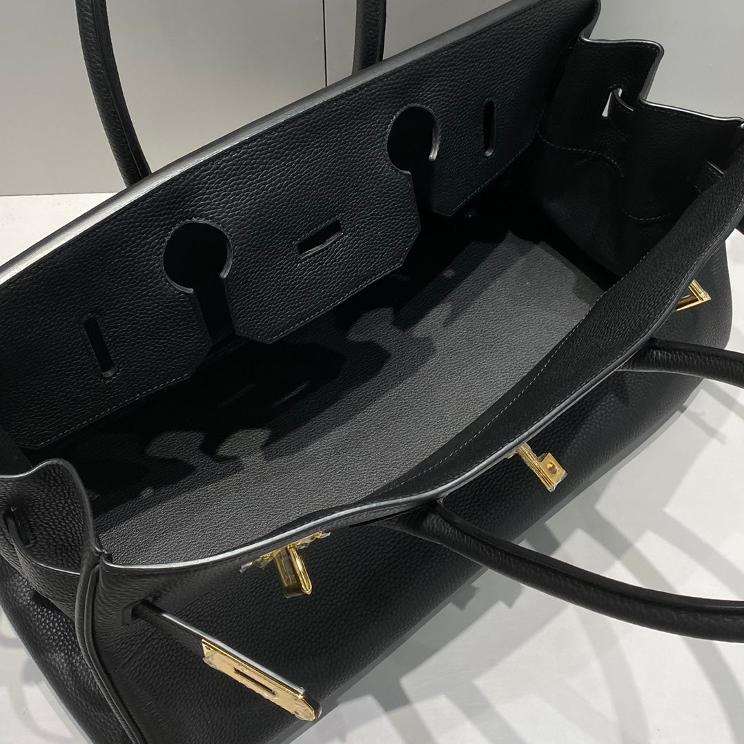 HM Shoulder Birkin 42 Black Cowhide with Gold Hardware 237640