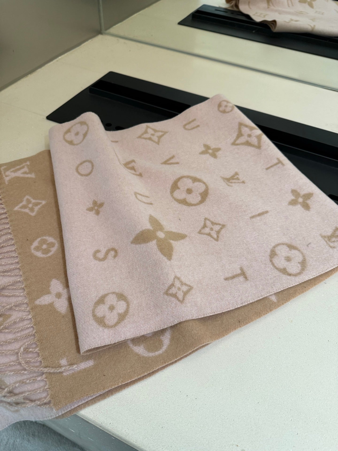 LV Reykjavik Scarf 220cm Pink Light Brown Cashmere 967213