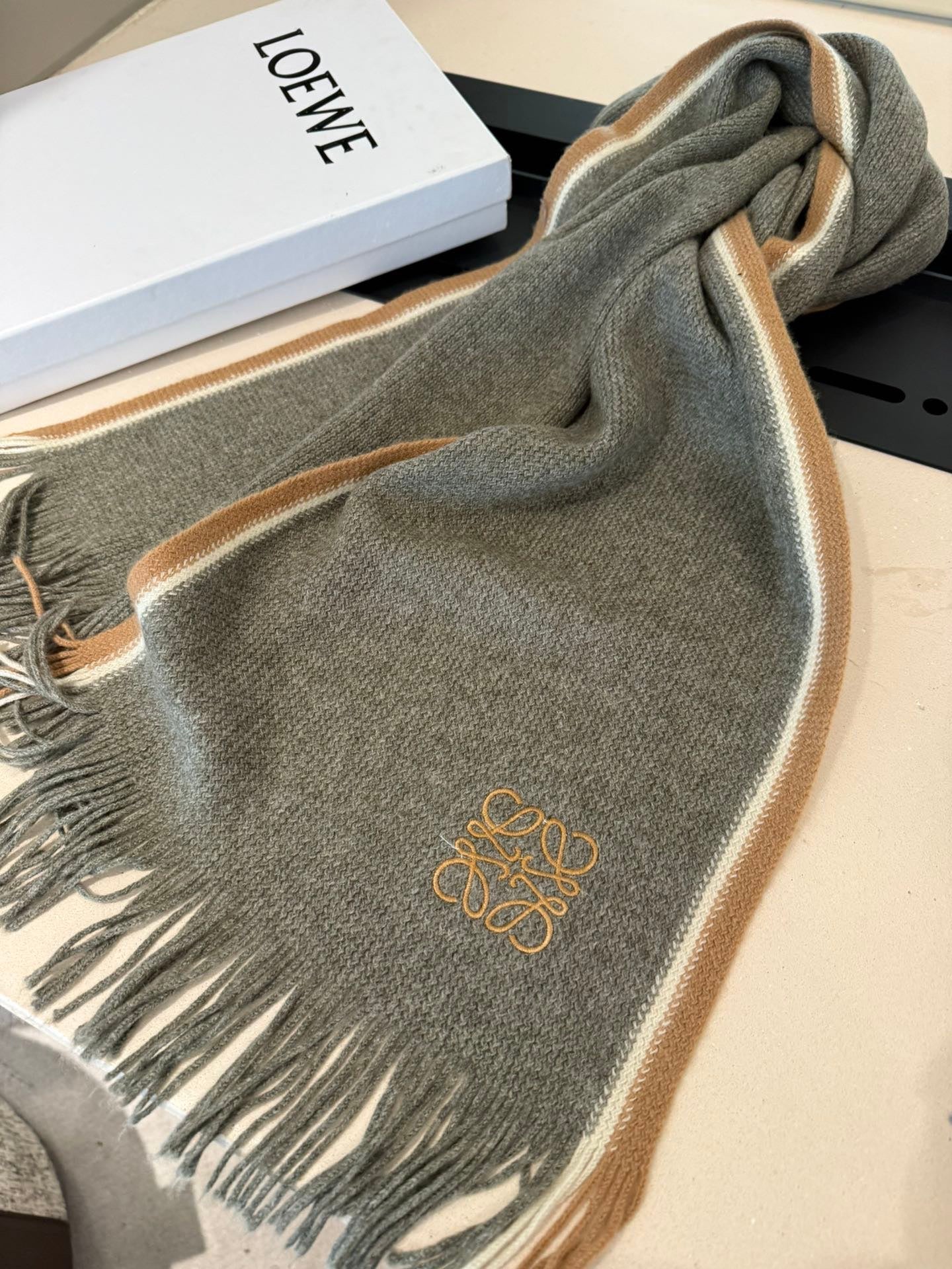 Loewe Scarf 180CM  Dark Green Cashmere 968540