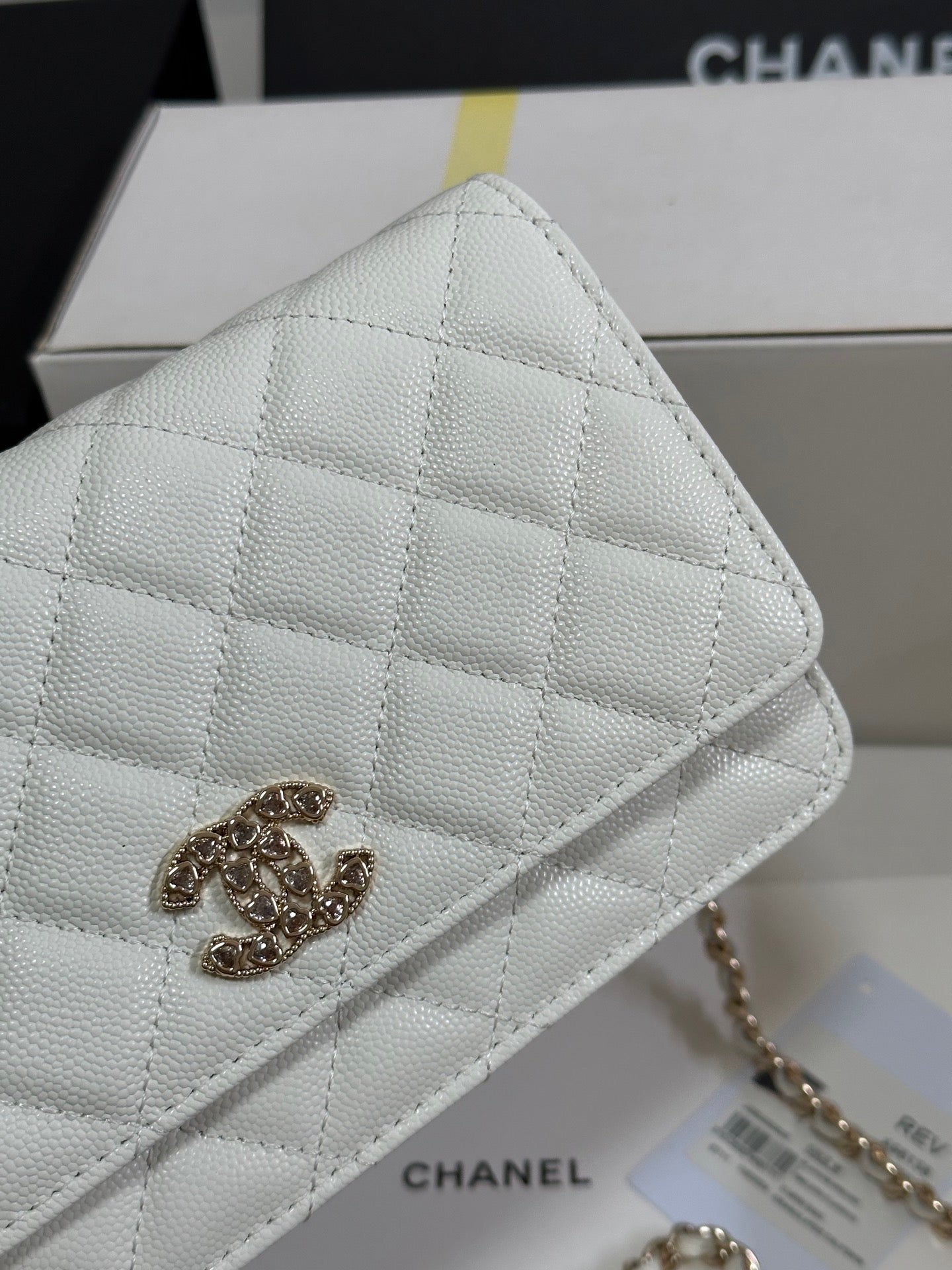 CC 25P Wallet On Chain 19cm White Cowhide Heart Rhinestone 243592