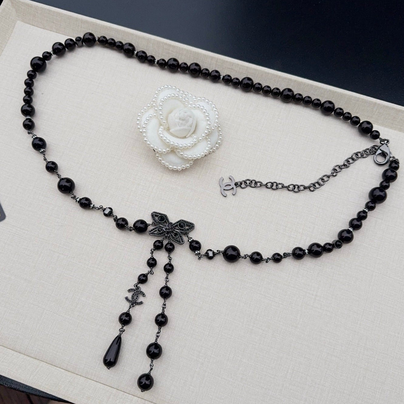Chanel 2026 Butterfly Buckle Pearl Chain Belt 197844
