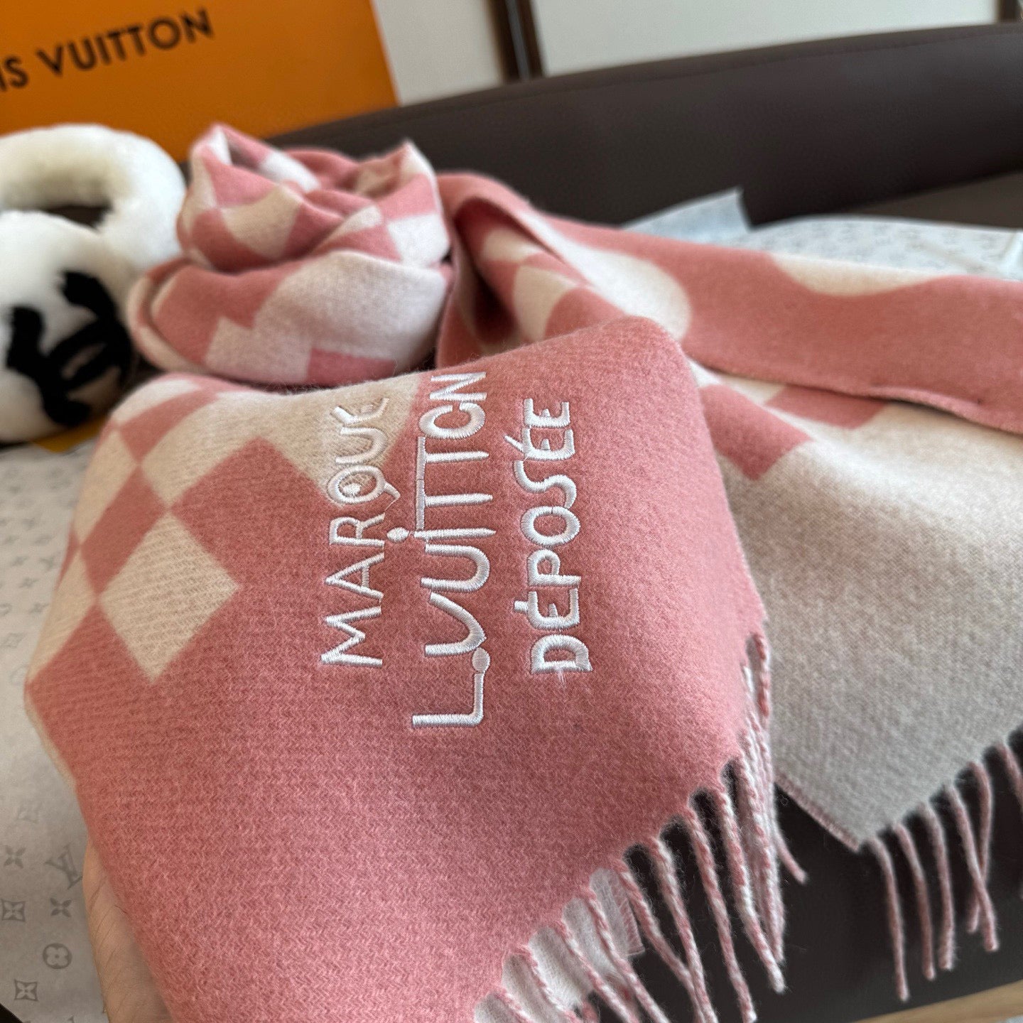 LV 25ss Scarf 180CM Pink White Knitted Cashmere 292796