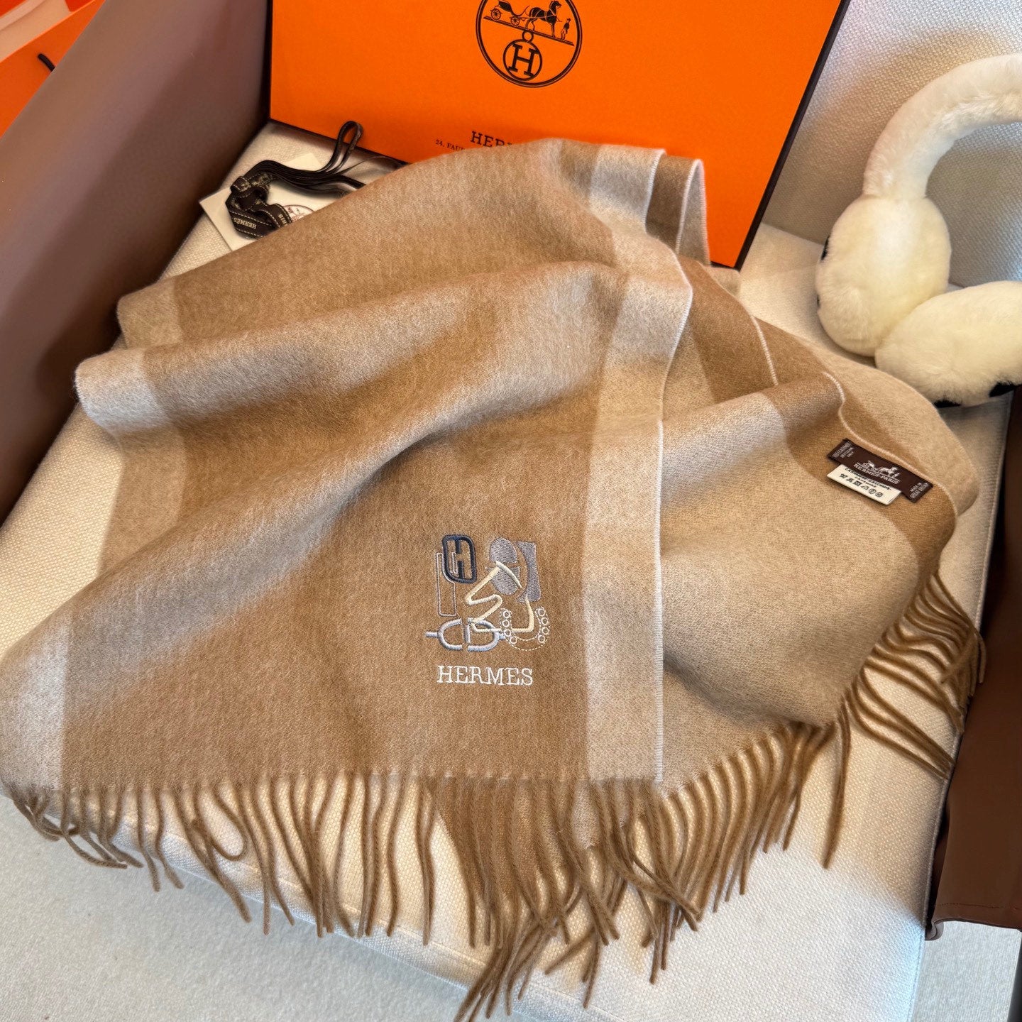 BBR Classic Embroidered Scarf 185CM Beige Cashmere 292823