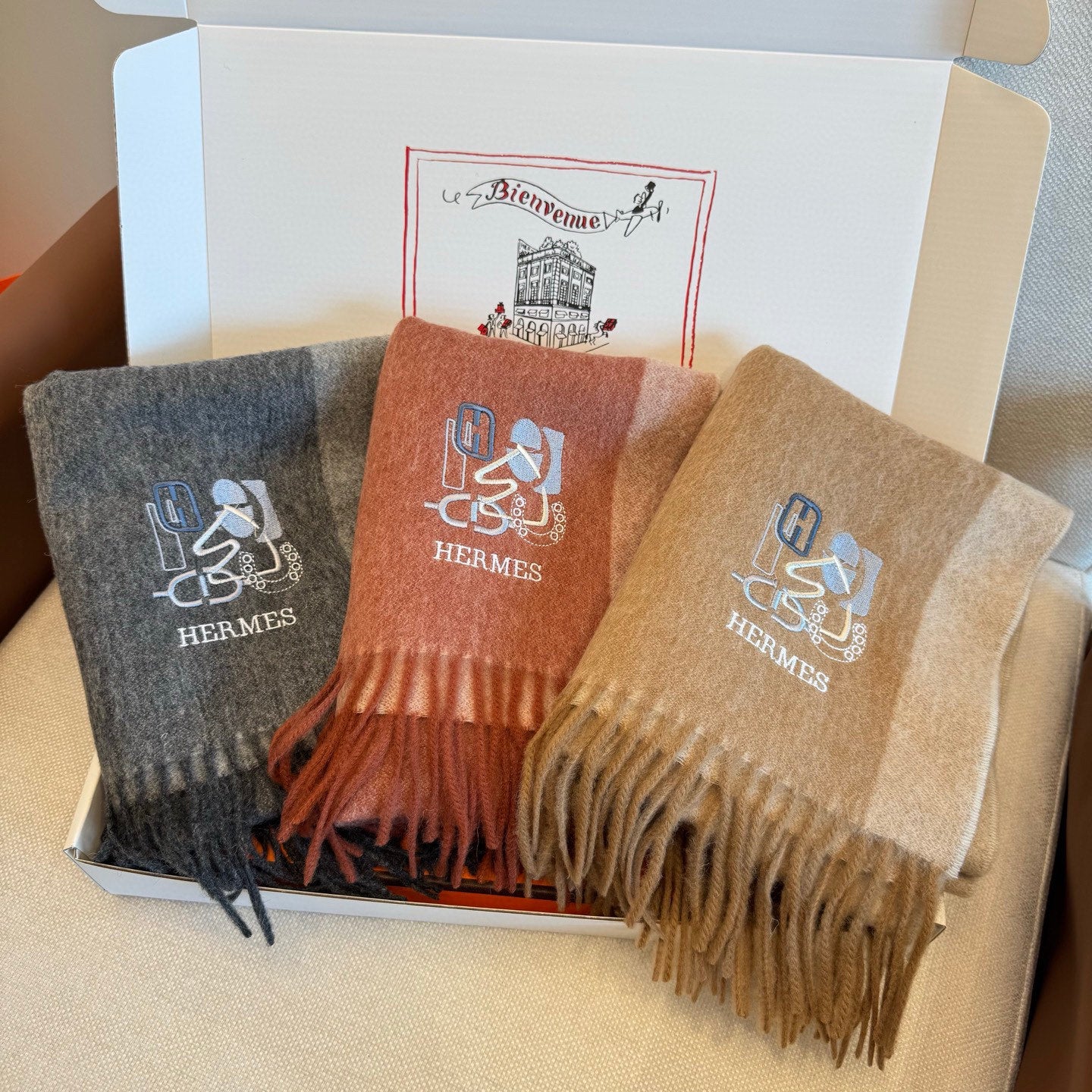 BBR Classic Embroidered Scarf 185CM Gray Cashmere 292824