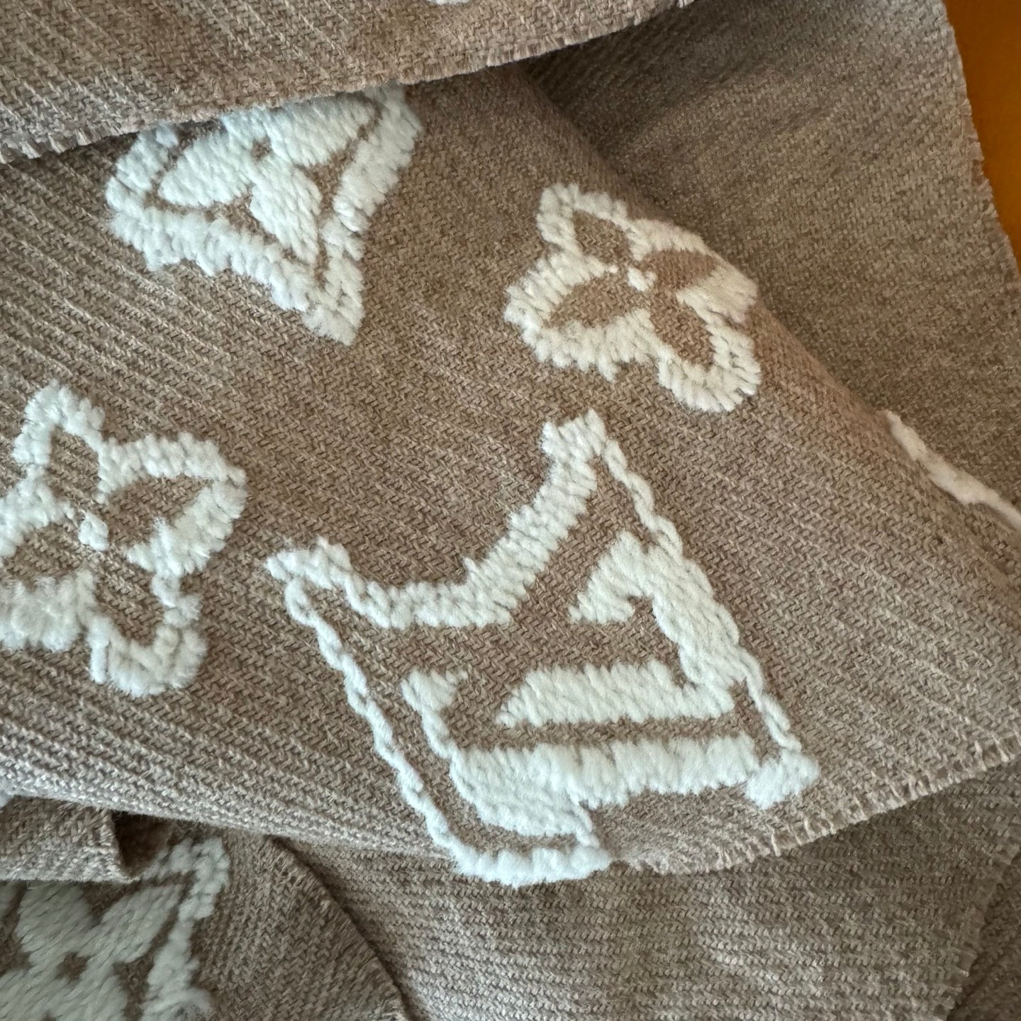 LV 3D Scarf 220cm Light Brown Sheep Wool 967207