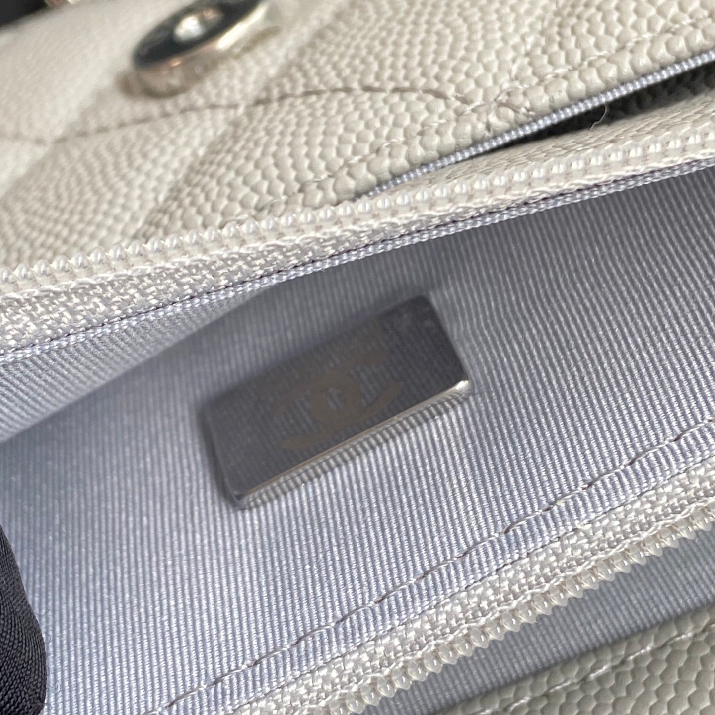 CC Wallet On Chain 20cm White Caviar Leather Silver Hardware 240159