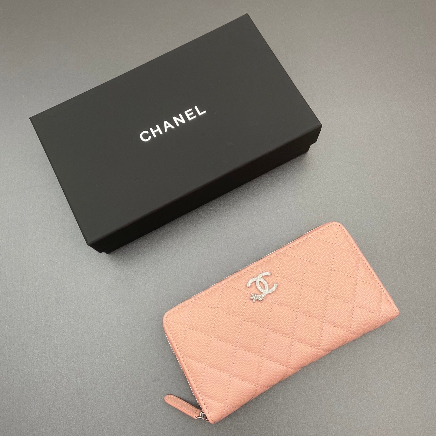 Chanel 25 Long Zipped Wallet With Star Logo 19cm Grained Calfskin 325084