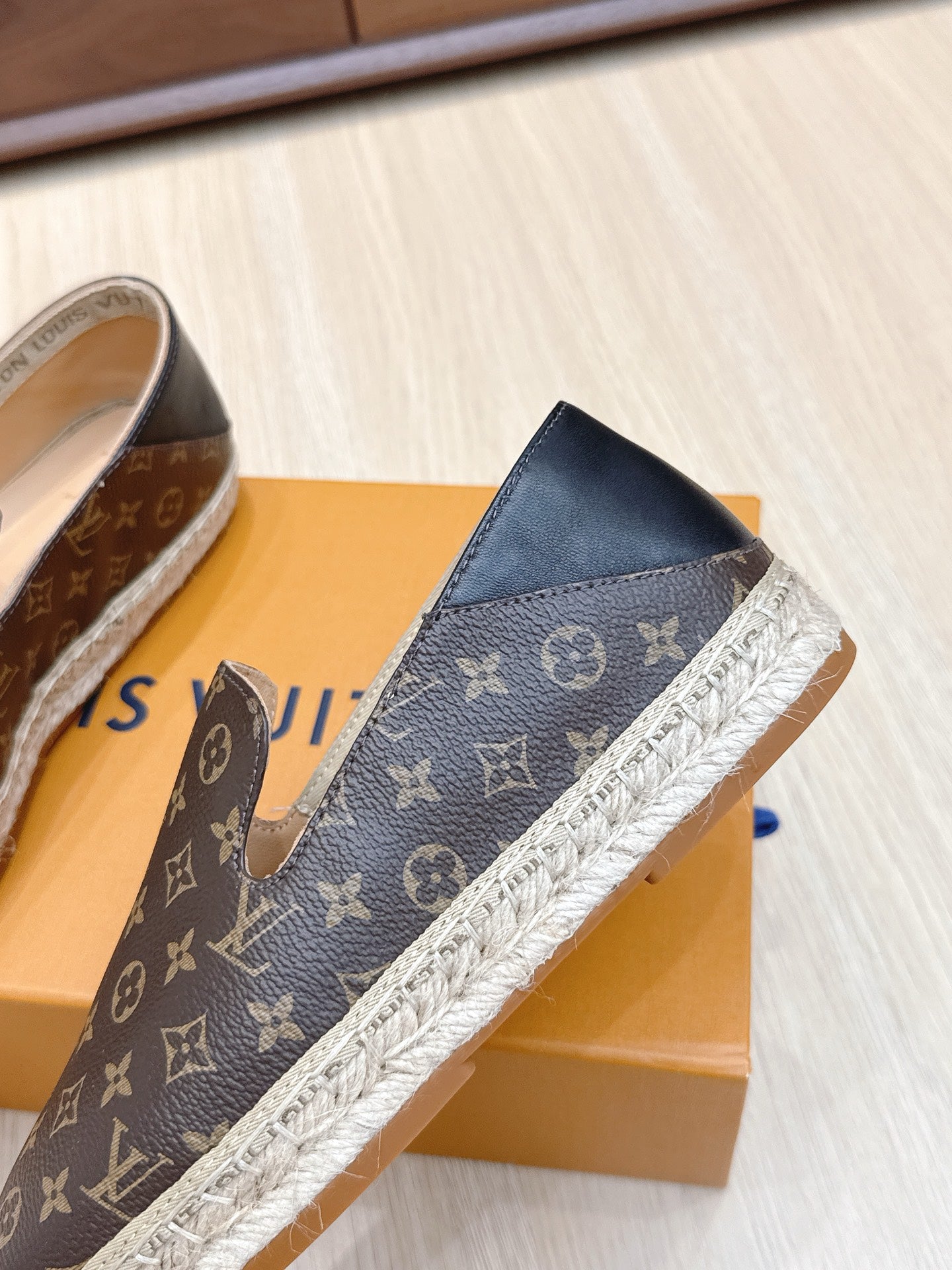 LV 26ss Loafers Brown Genuine Leather 656966