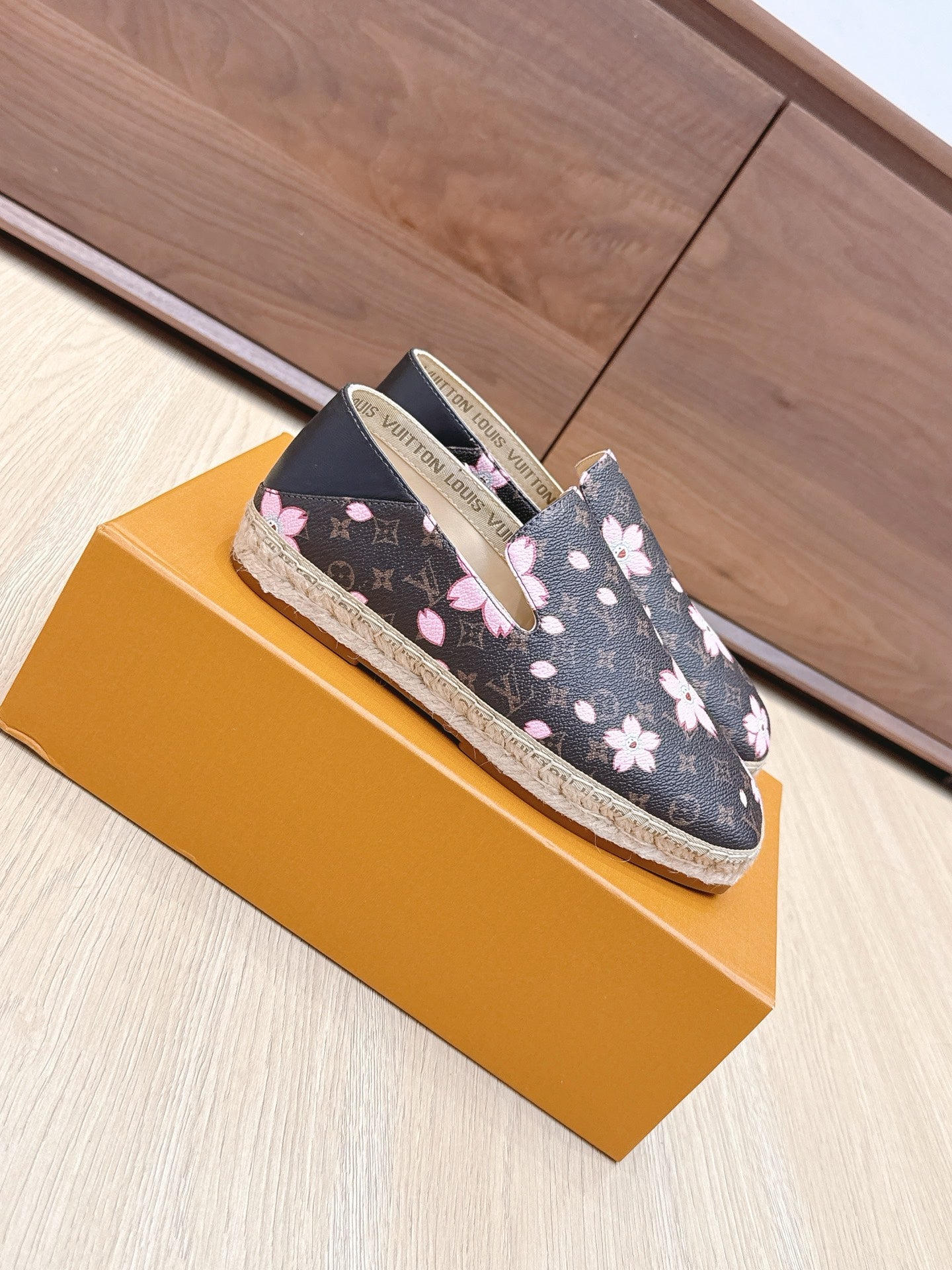 LV 26ss Loafers Brown Pink Genuine Leather 656967