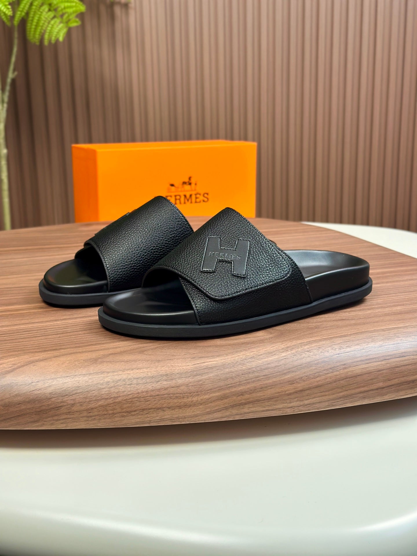 HM Men's Slide Black Cowhide