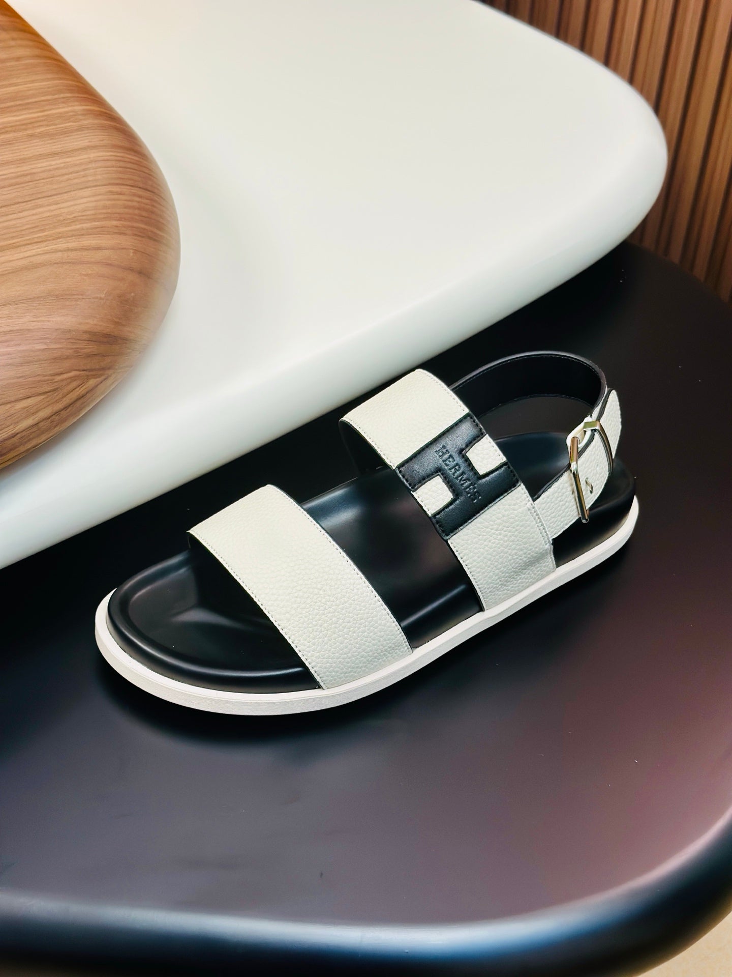 HM Men's Sandals White Cowhide 684855