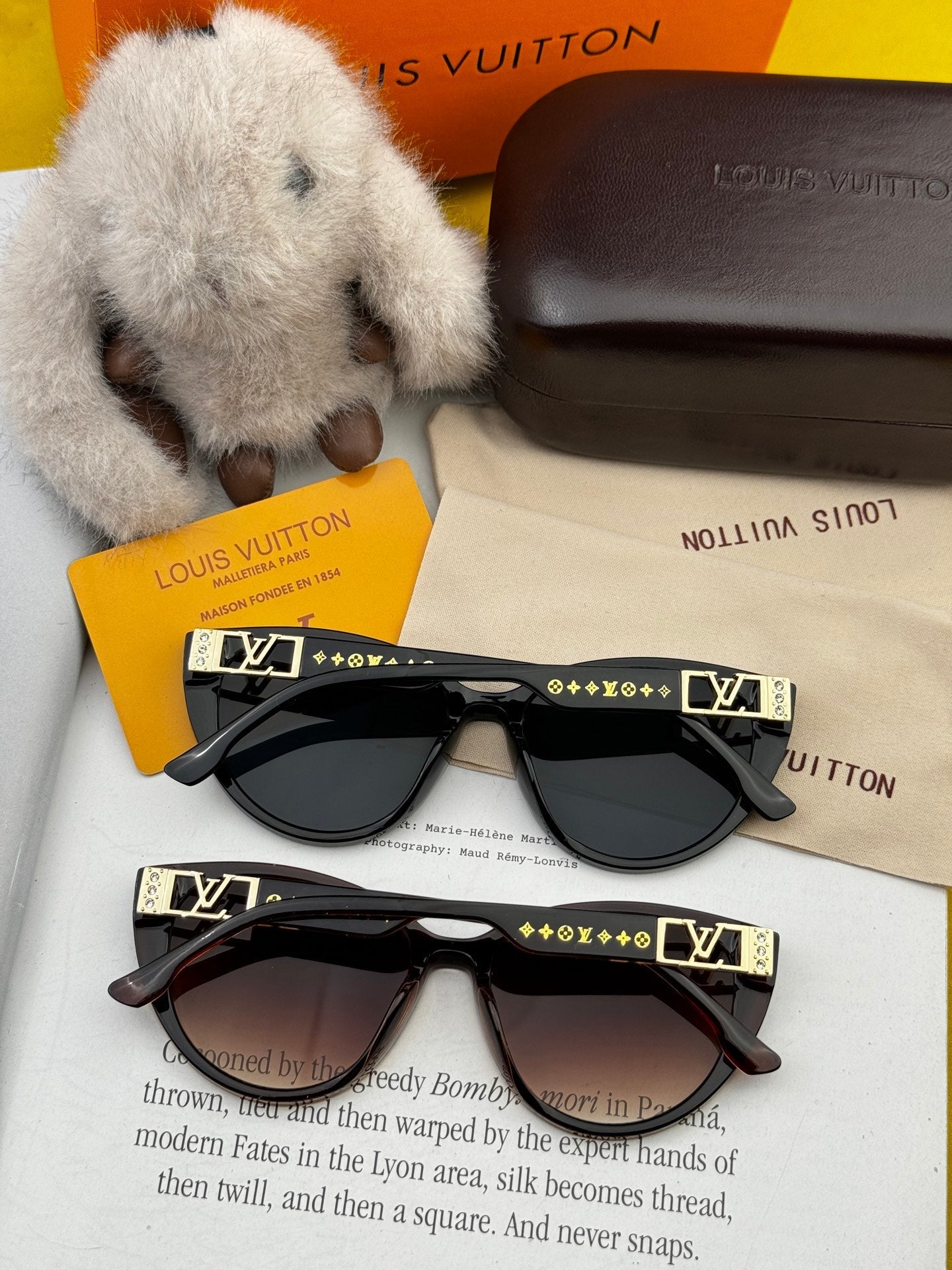LV 2025 Sunglasses 558379