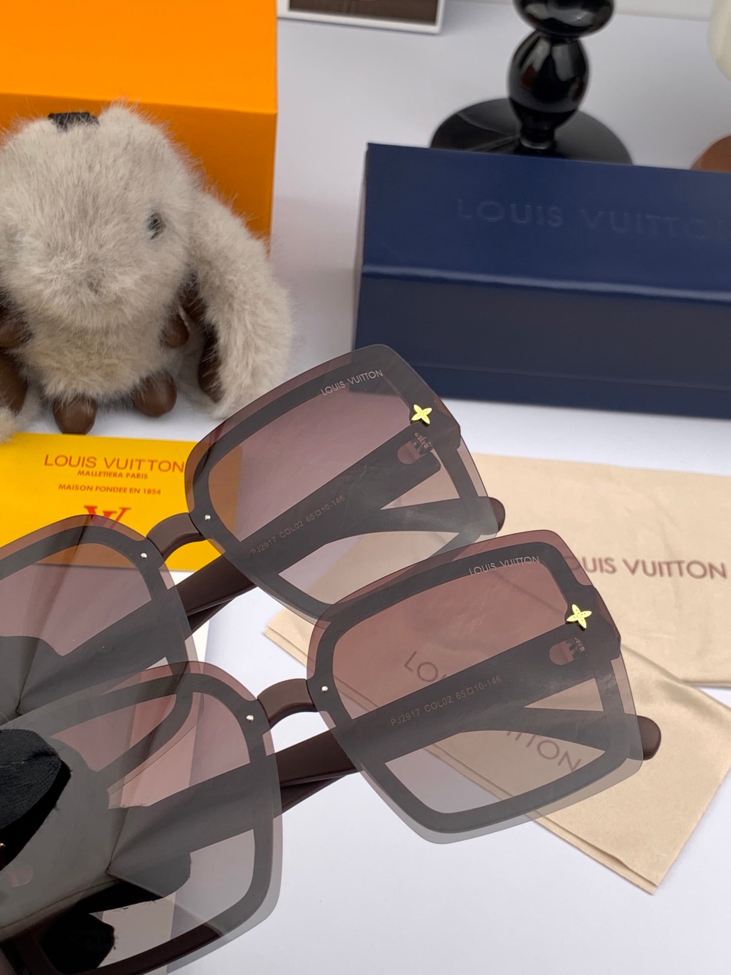 Louis Vuitton 2025 Dark Purple Sunglasses 559689