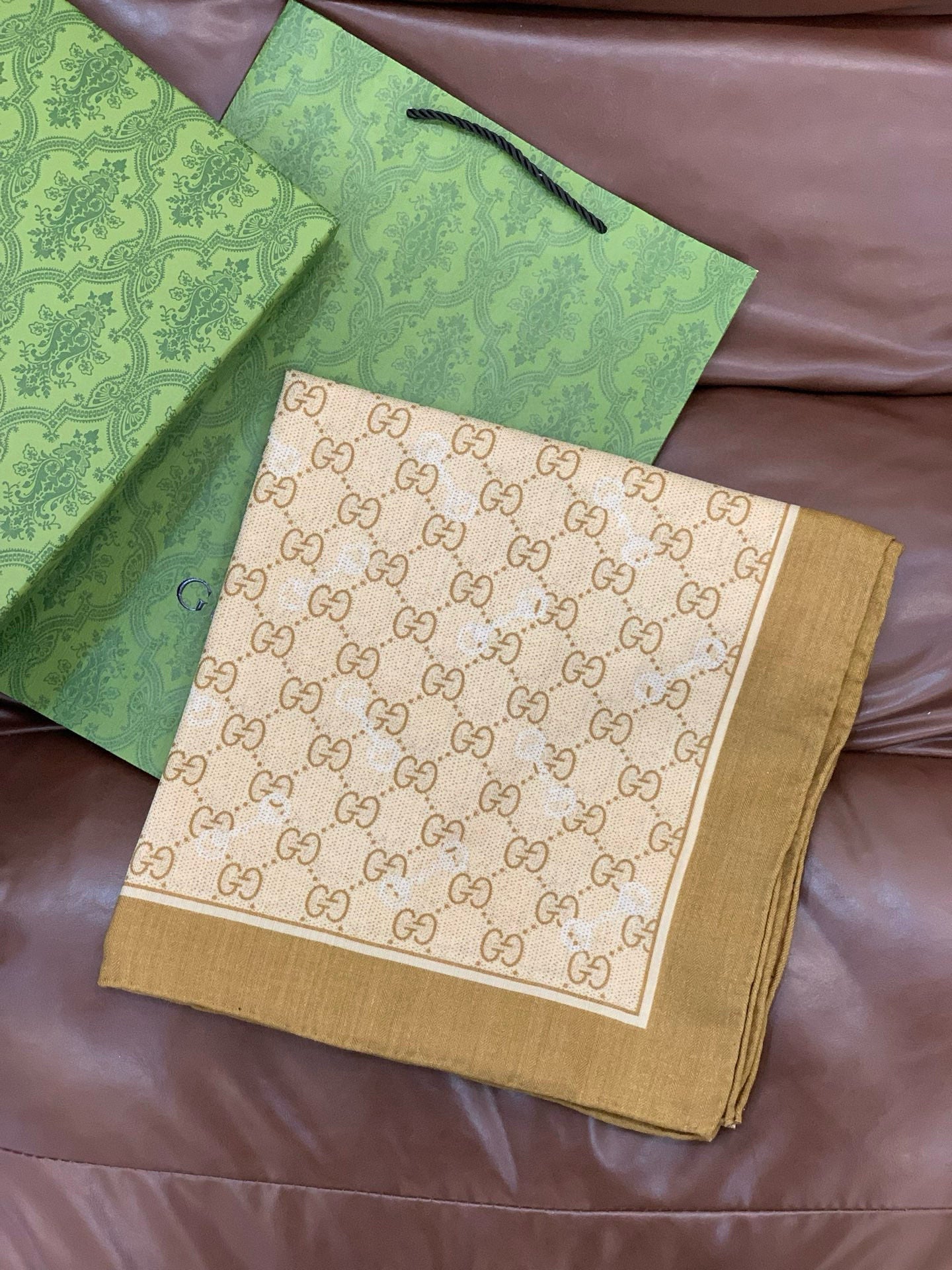 GG Classic 135CM Beige Tan Cashmere 287698