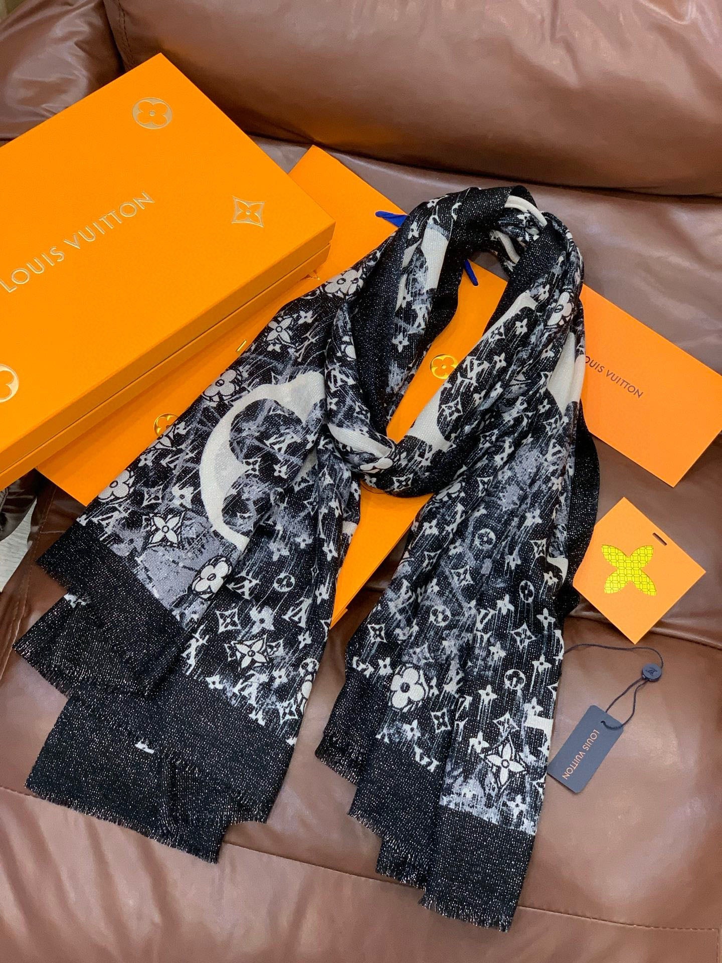 LV 25ss Scarf 200CM Black Cashmere 293141