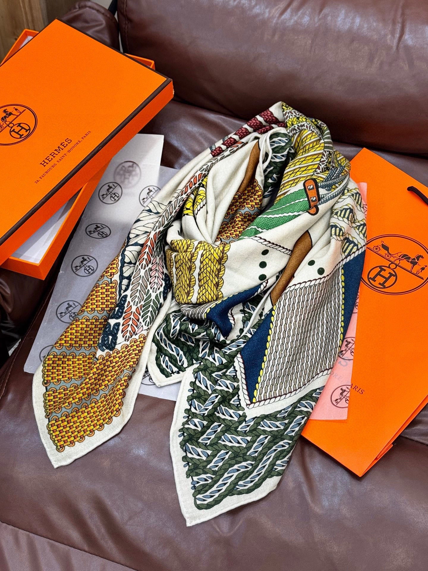 HM Dressage Tressage 140 CM  Yellow White Colorful Cashmere And Silk 293223