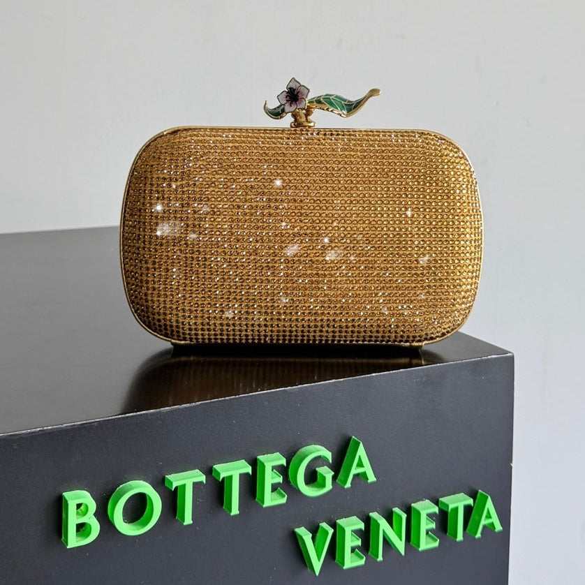 Bottega Veneta 2026 Knot Embellished Clutch 19cm Gold Crystal Leather Minaudière
